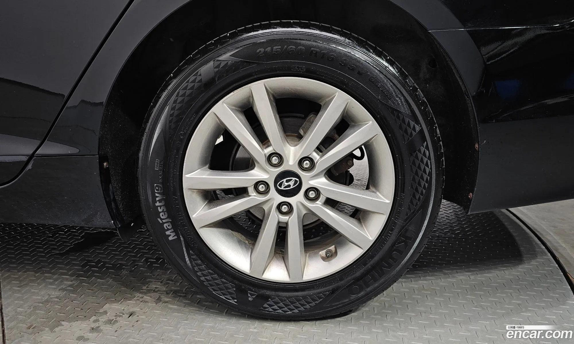 Hyundai LF Sonata 2014 KMHE341DBFA011166 — 9