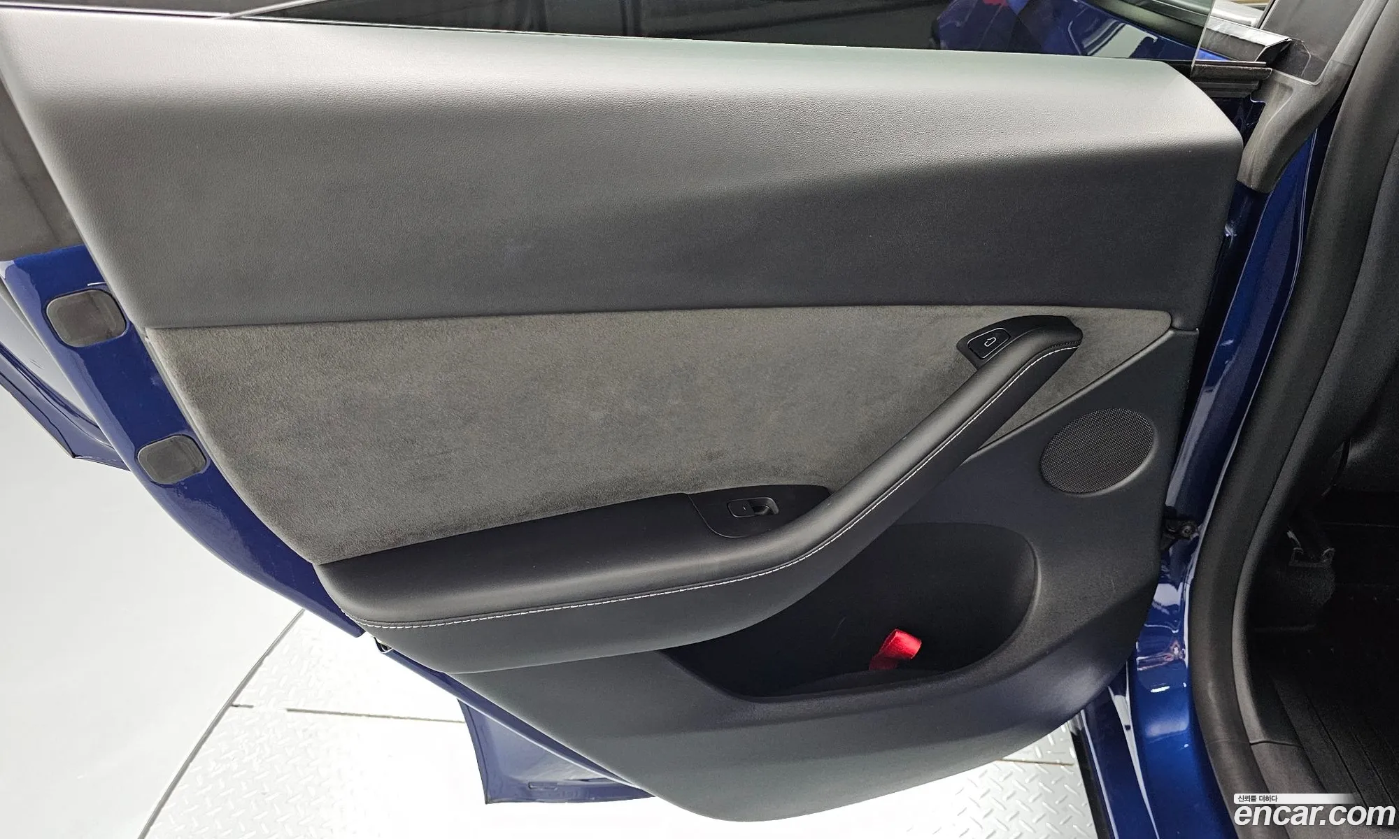 Tesla Model Y 2022 — 23