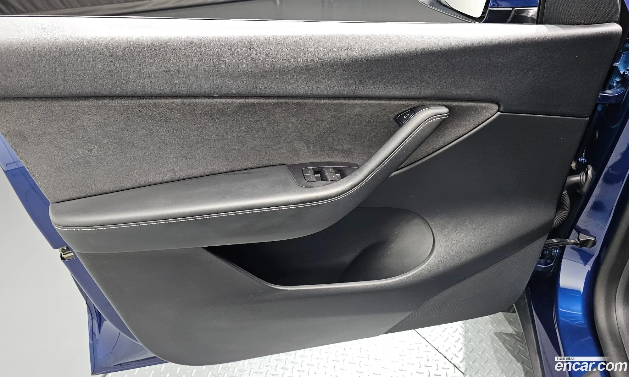 Tesla Model Y 2022 — 12