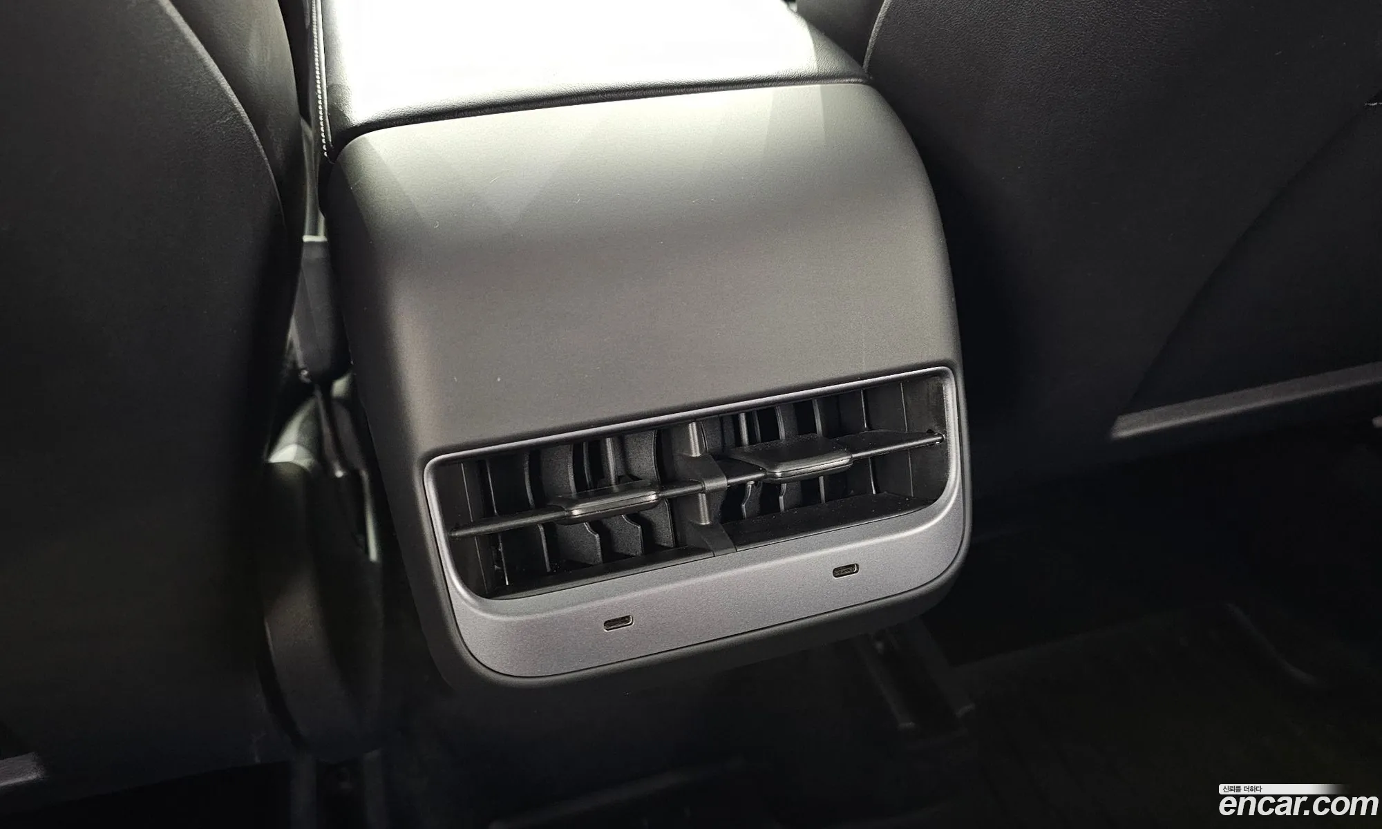 Tesla Model Y 2022 — 11