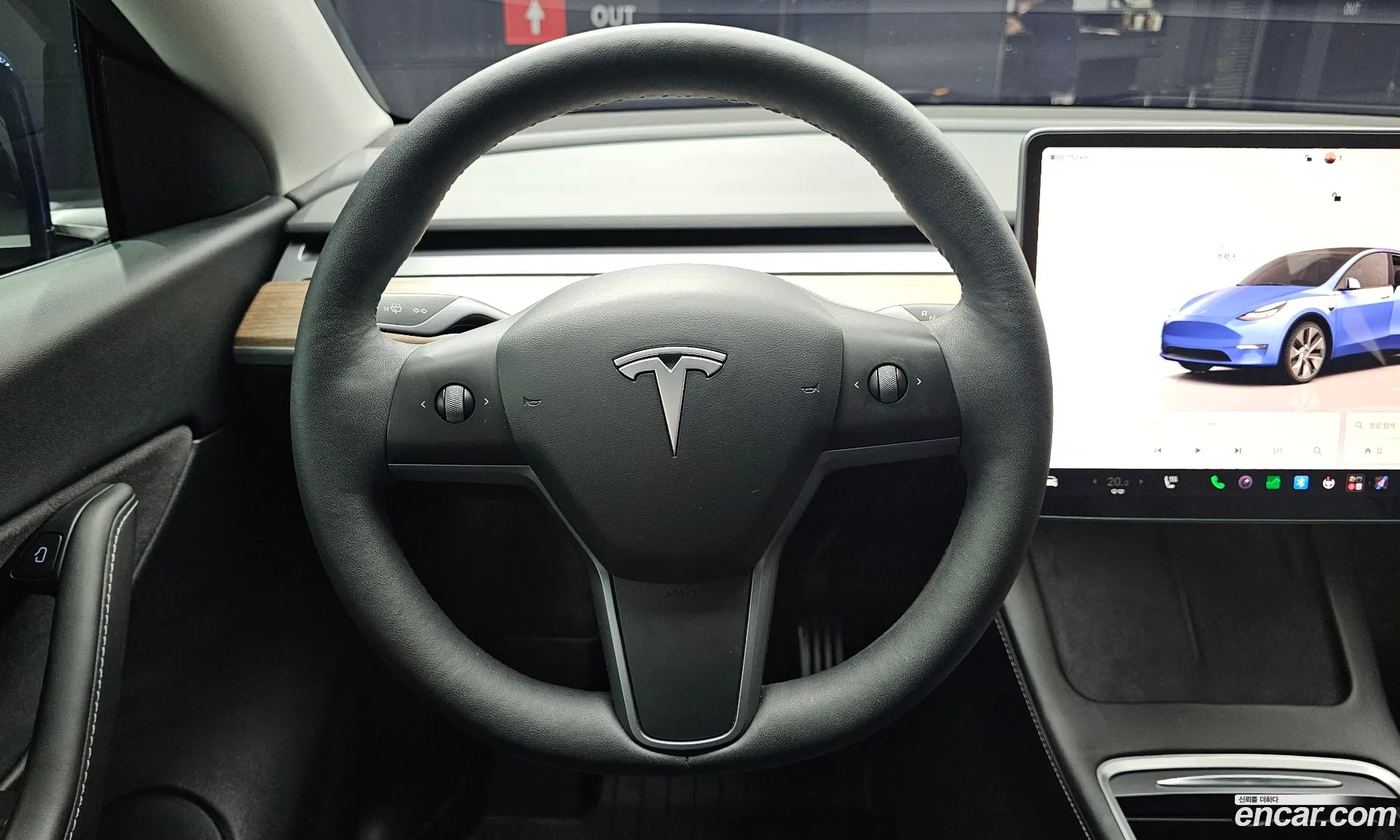 Tesla Model Y 2022 — 28