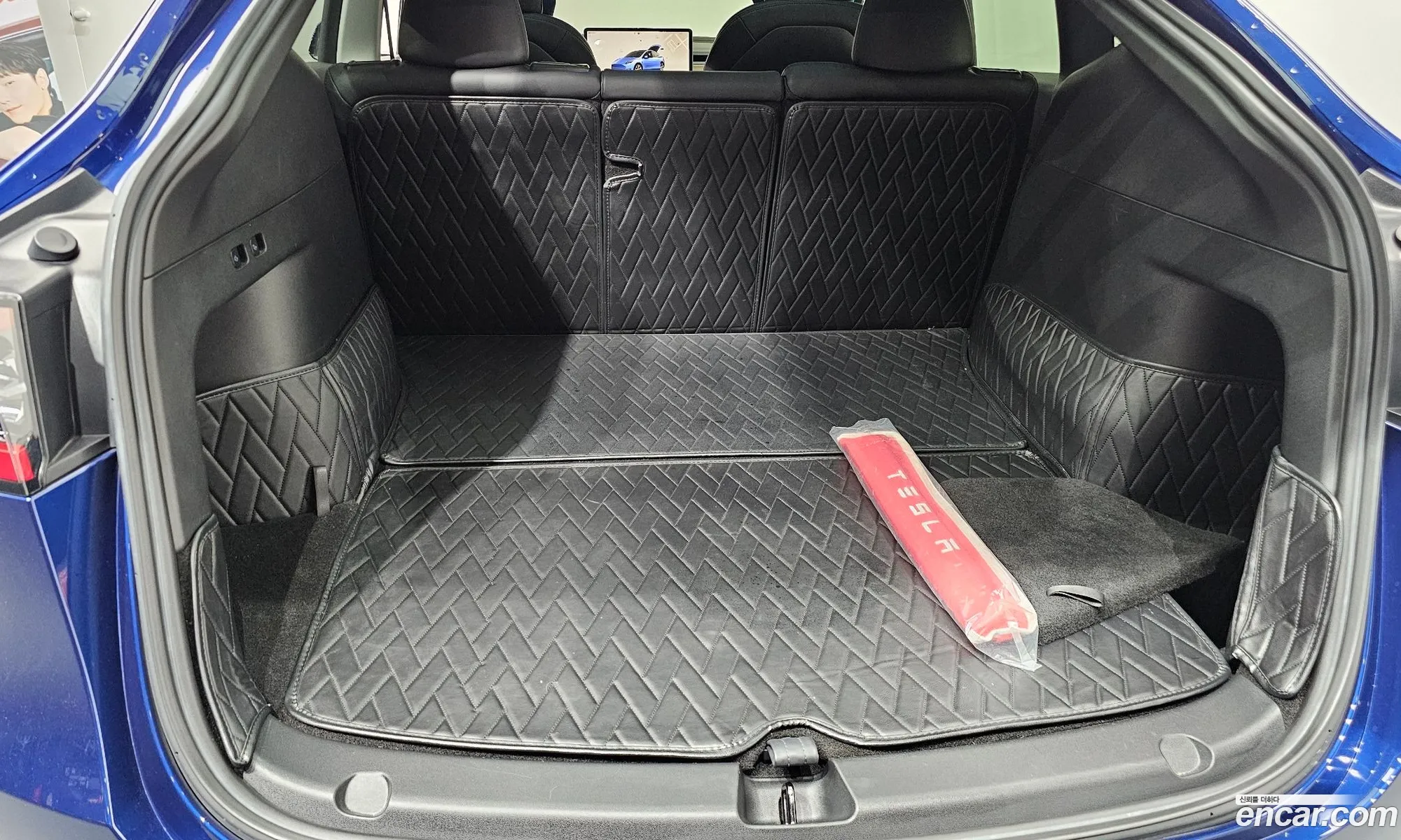 Tesla Model Y 2022 — 14