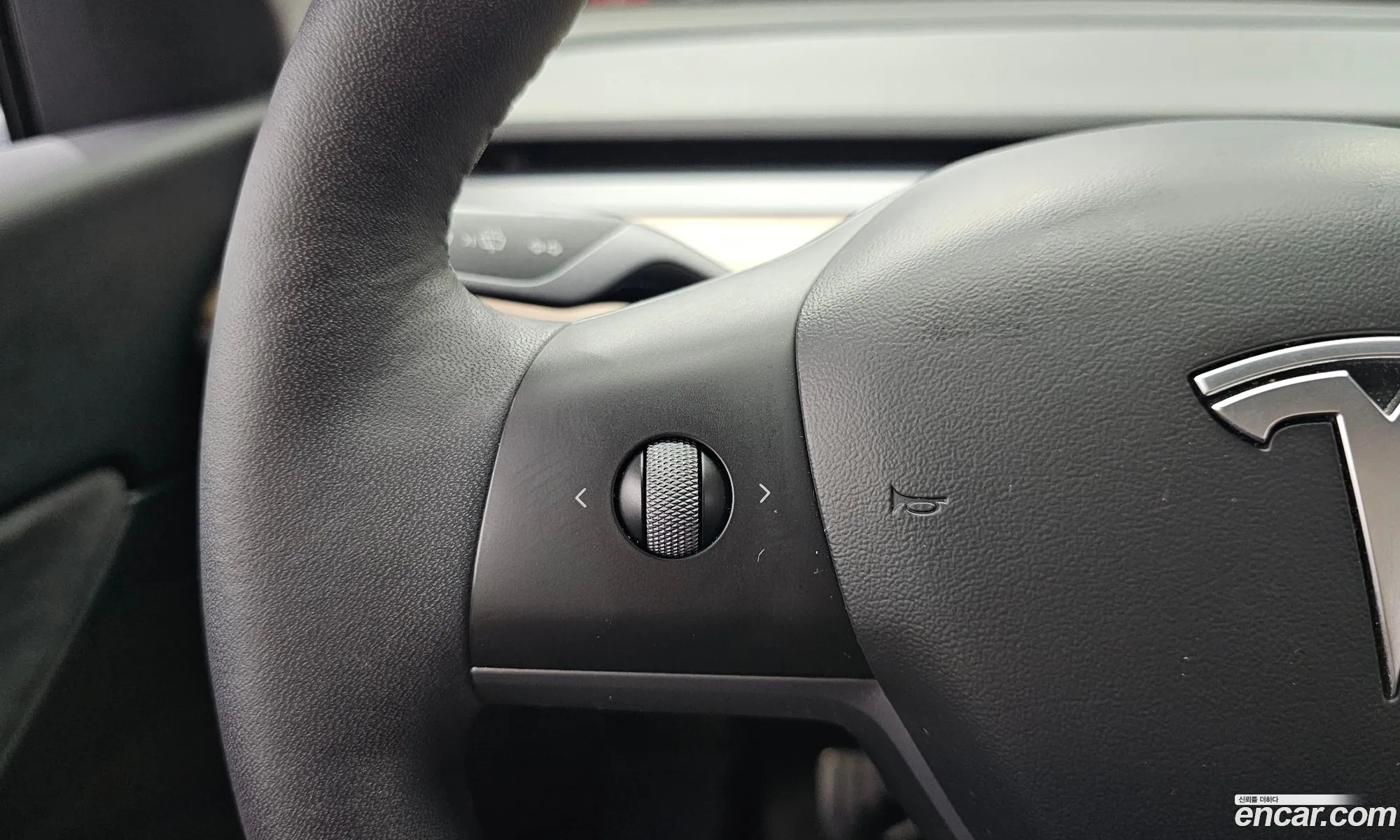 Tesla Model Y 2022 — 20