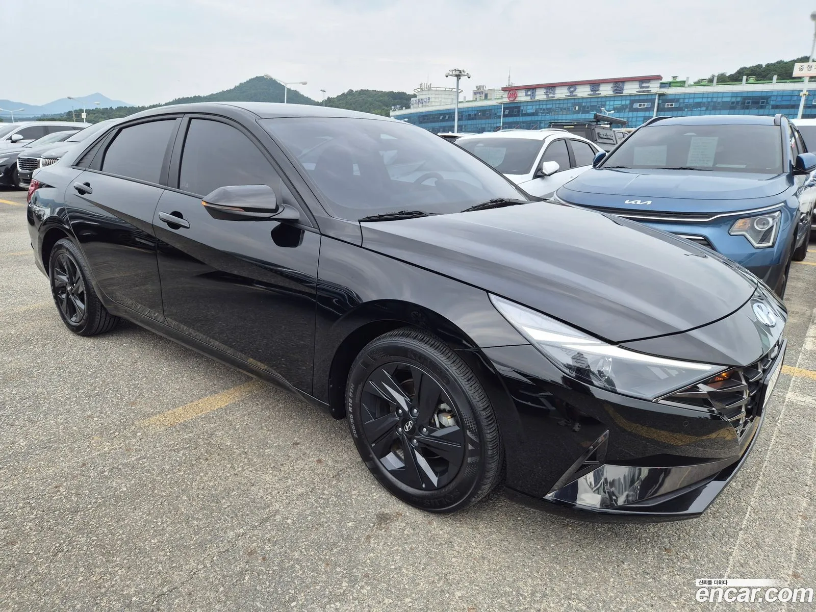Hyundai Elantra 2022 — 3