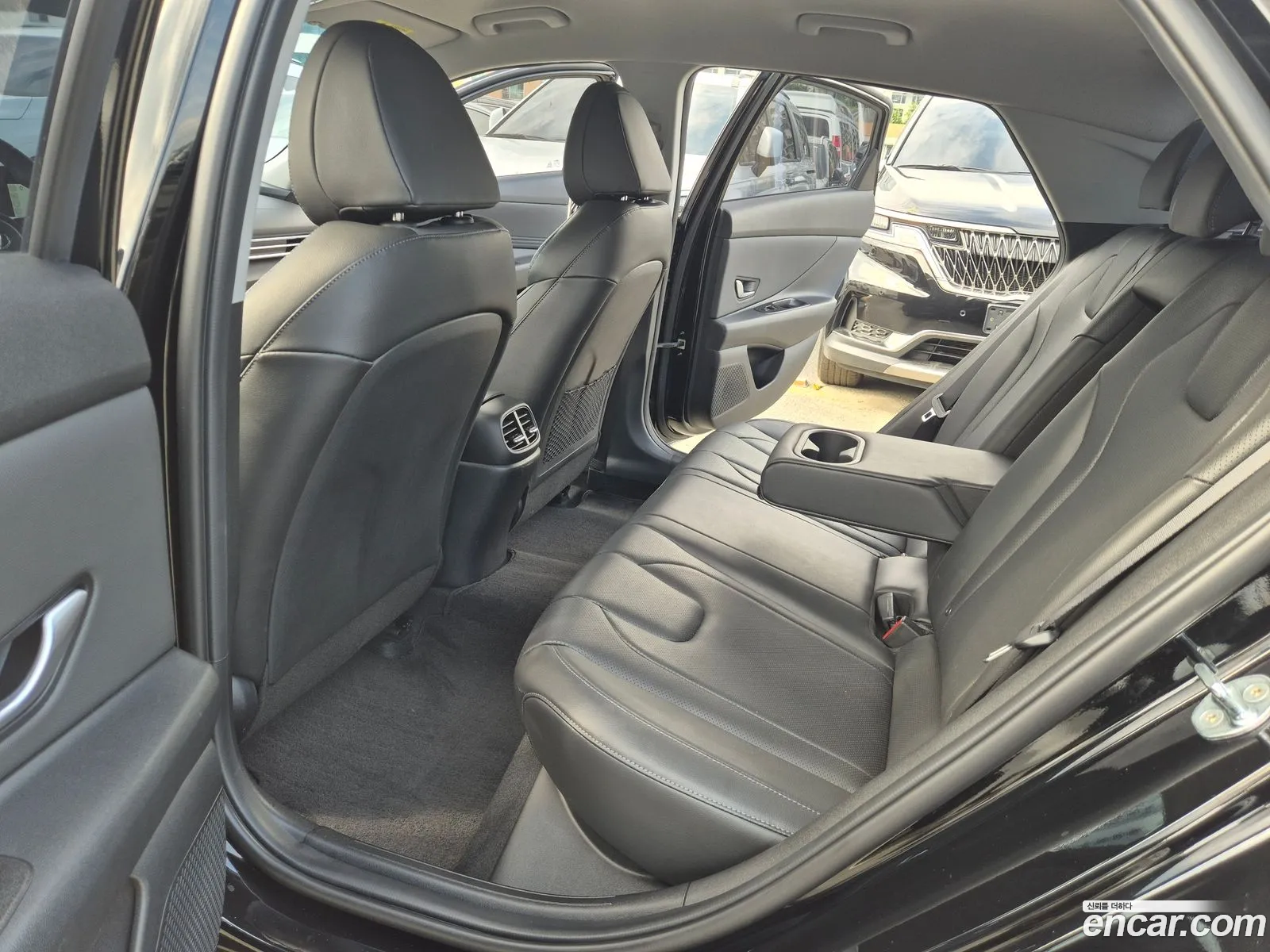 Hyundai Elantra 2022 — 10