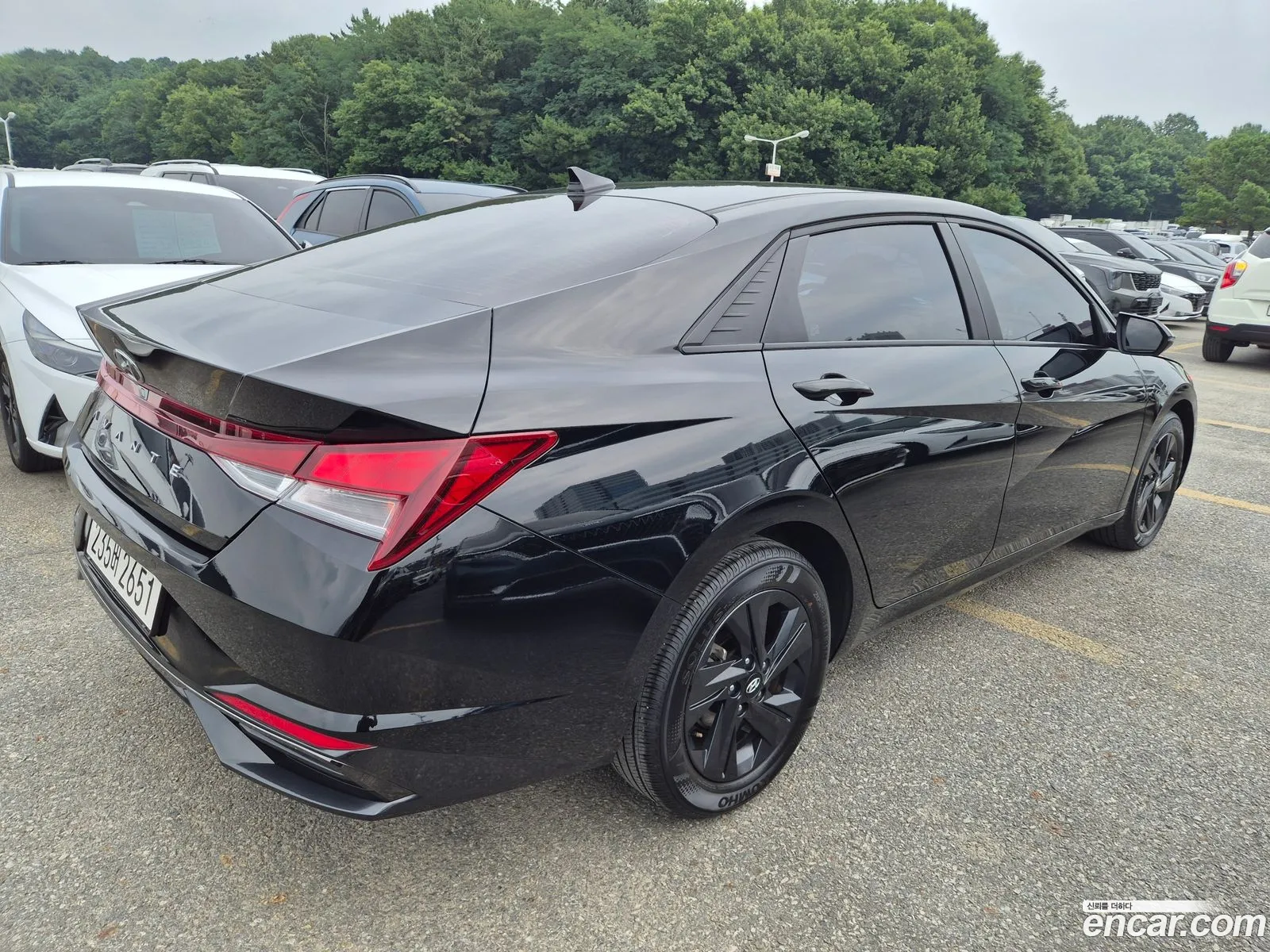 Hyundai Elantra 2022 — 4