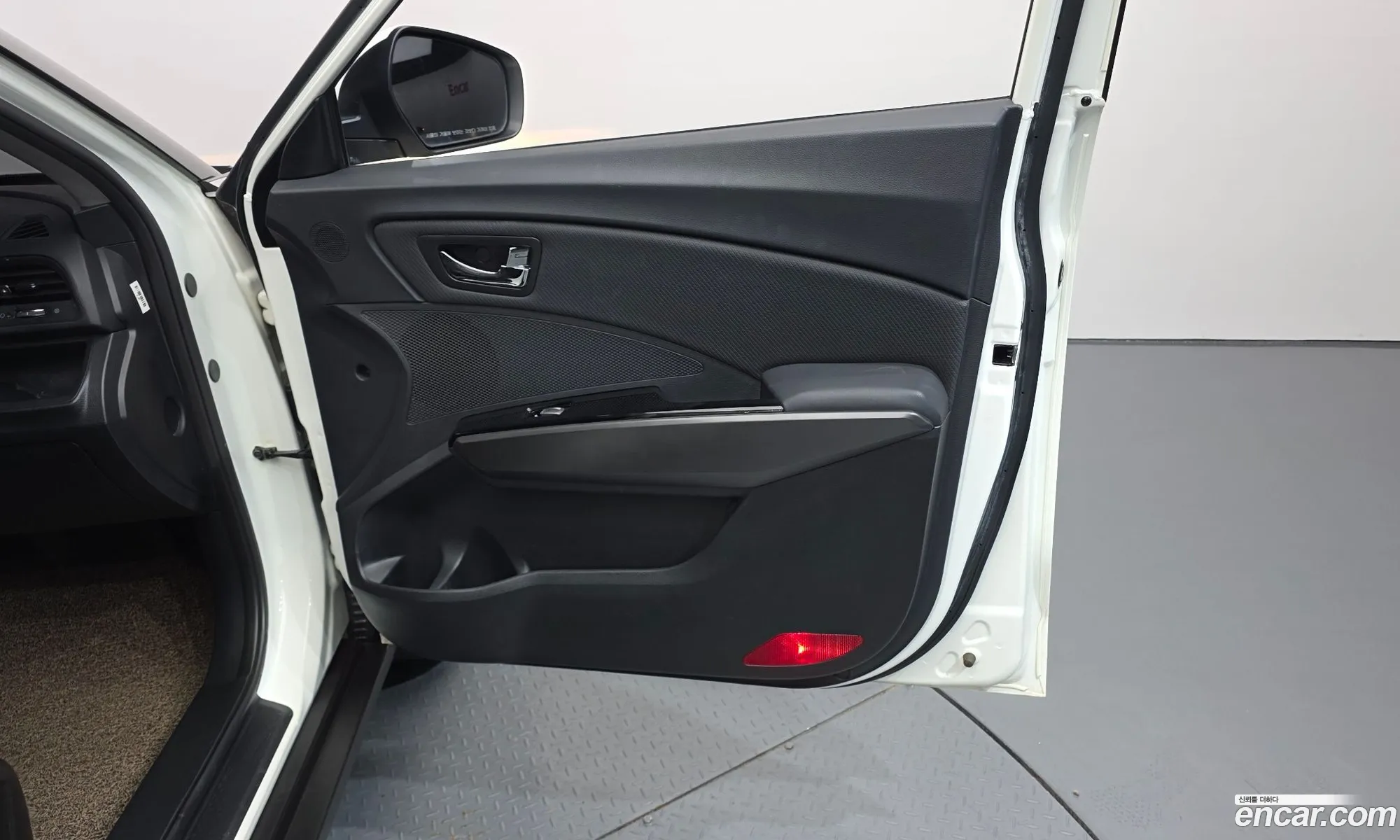 KG Mobility (SsangYong) Tivoli Air