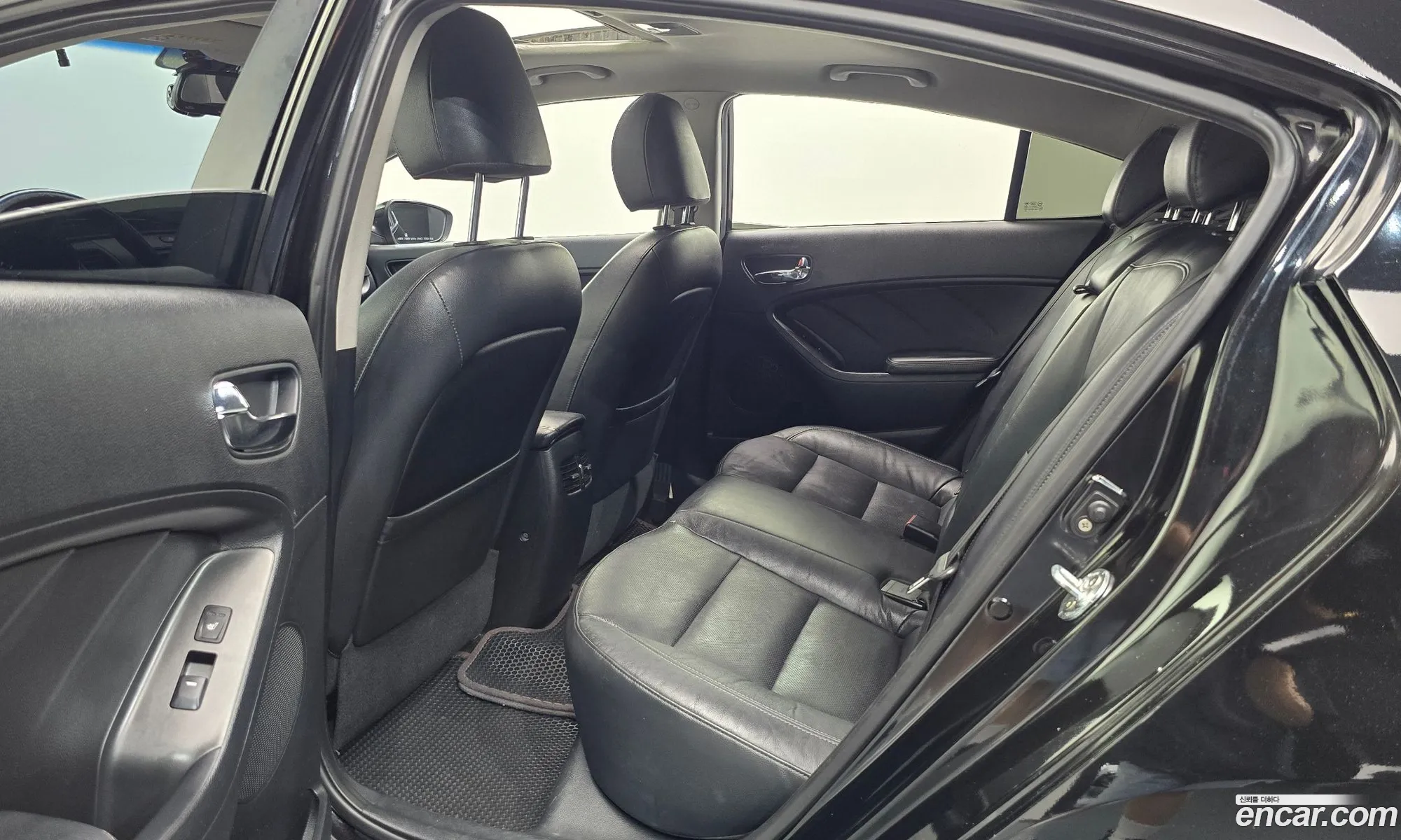 Kia K3 2013 KNAFZ412BDA061294 — 33