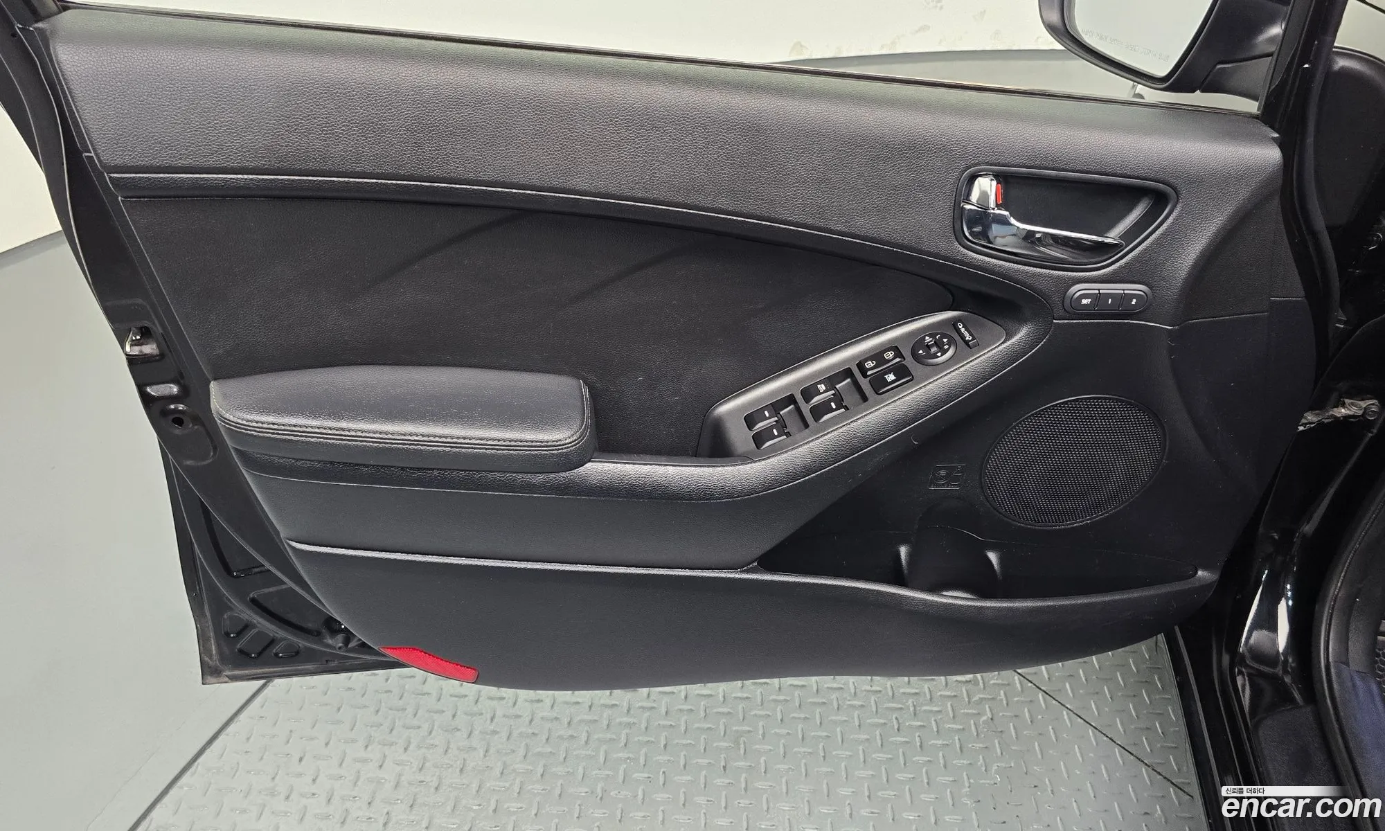 Kia K3 2013 KNAFZ412BDA061294 — 24