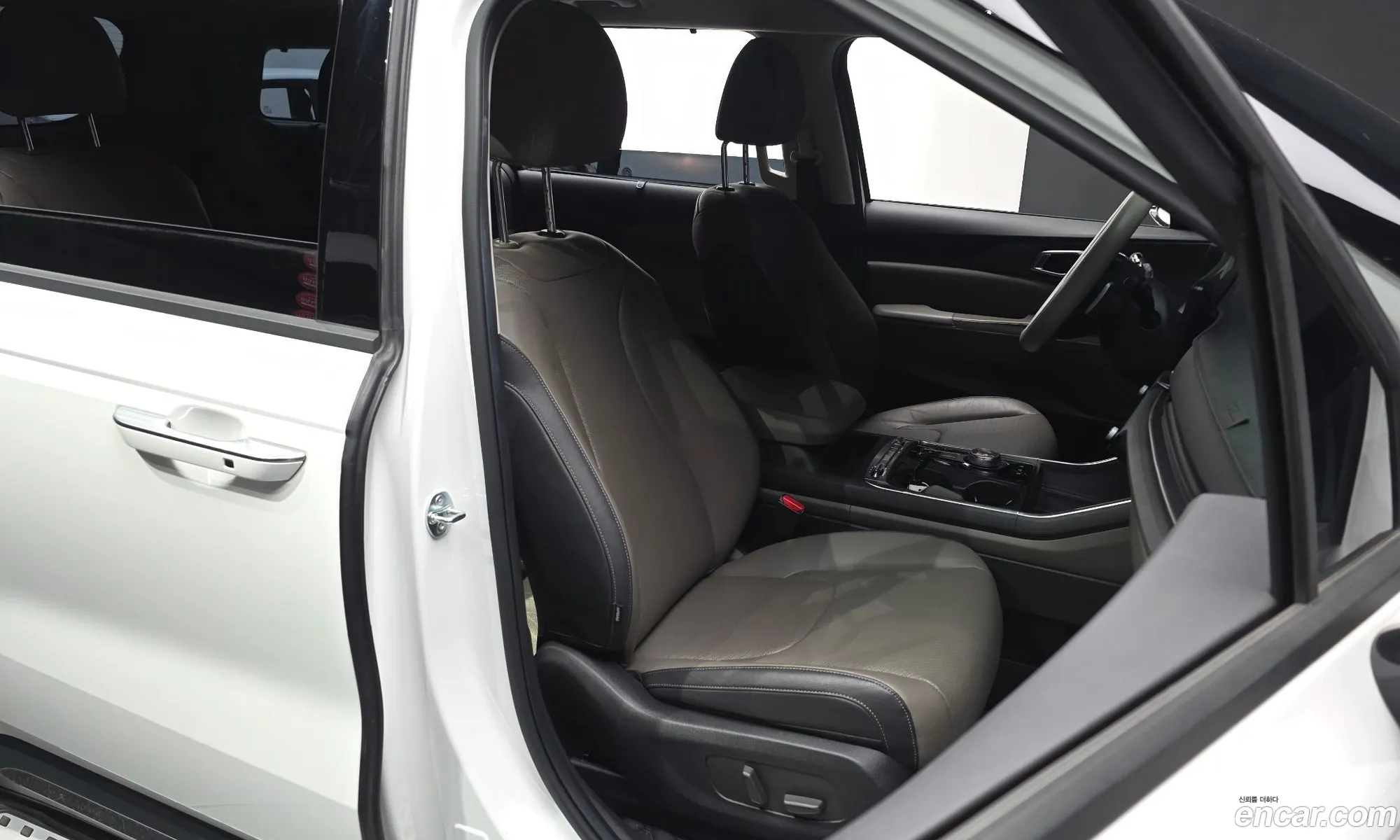 Kia Carnival 2024 KNANC81ABSS018945 — 6