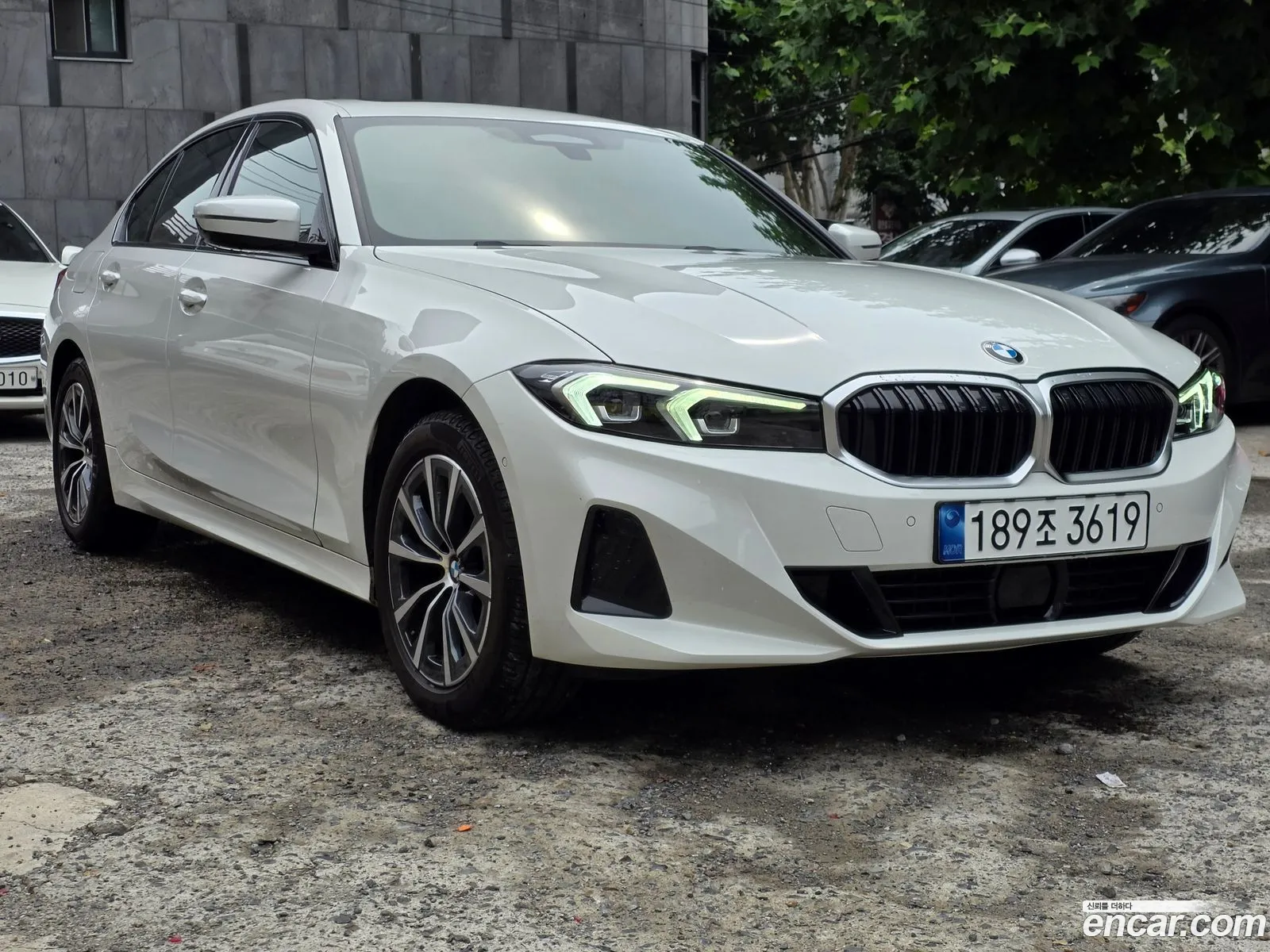 BMW 3 Series 2023 — 3