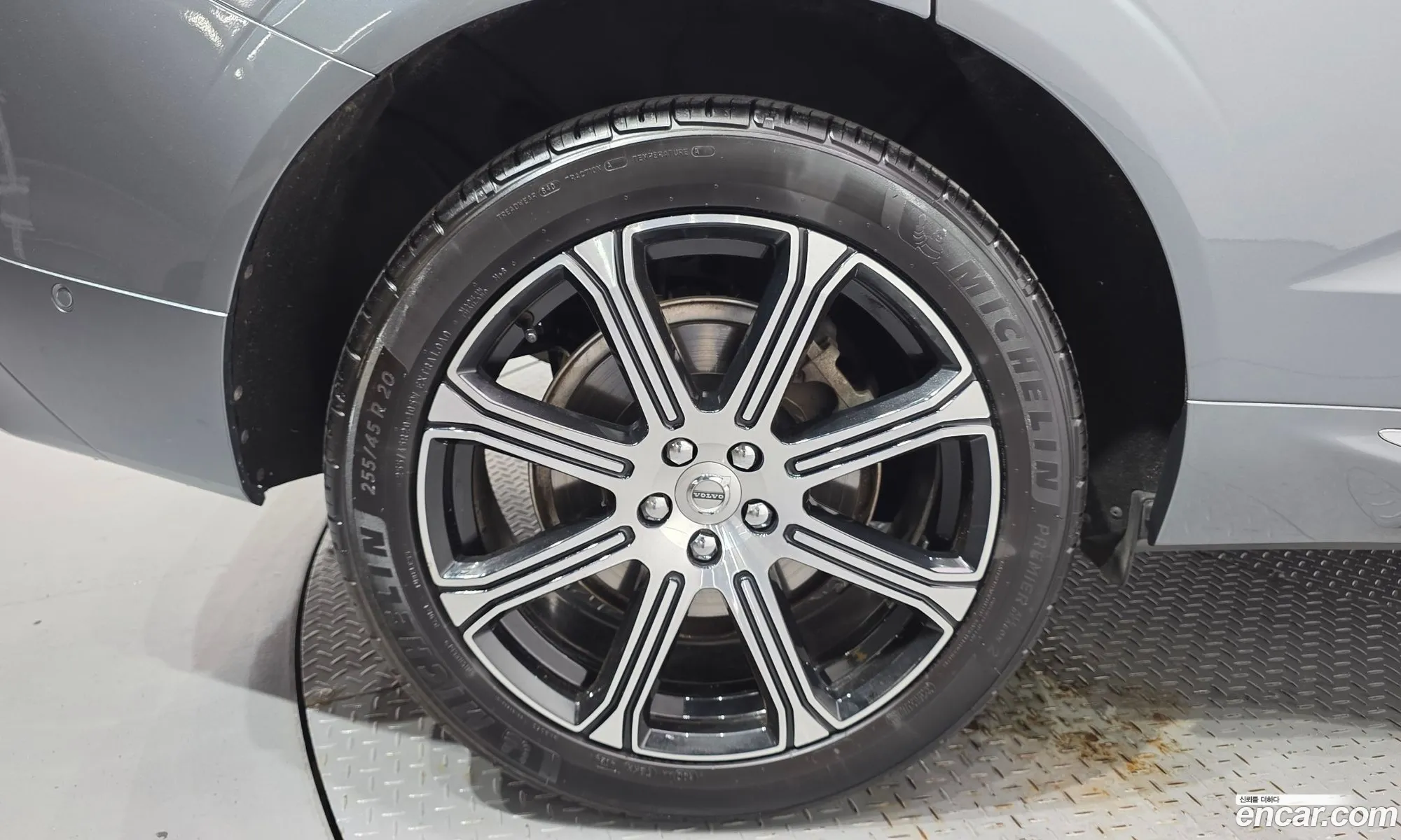 Volvo XC60 2018 — 2