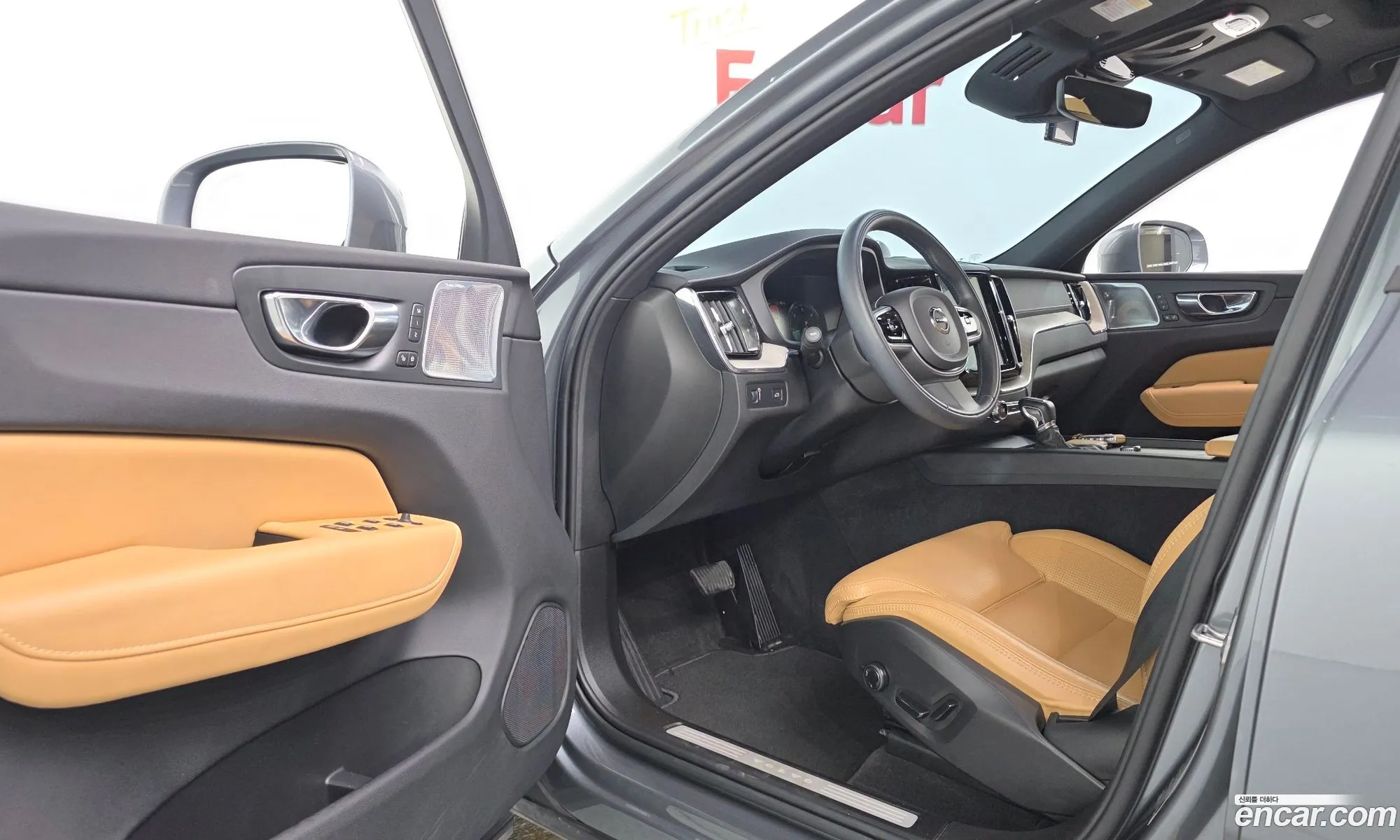 Volvo XC60 2018 — 3