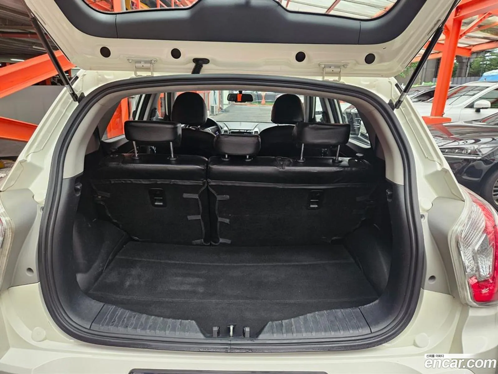 KG Mobility (SsangYong) Tivoli 2015 — 18