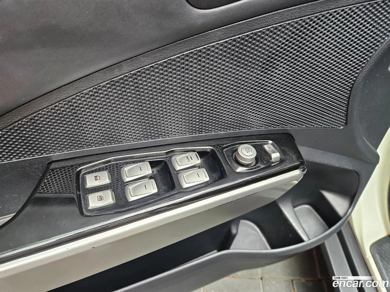 KG Mobility (SsangYong) Tivoli 2015 — 14