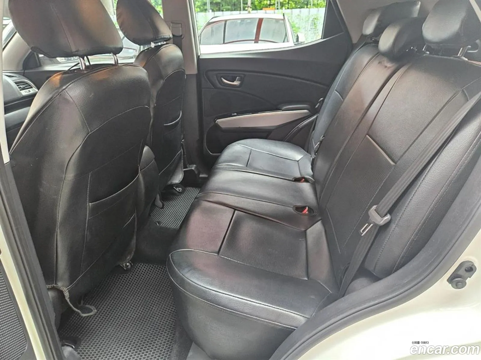 KG Mobility (SsangYong) Tivoli 2015 — 12