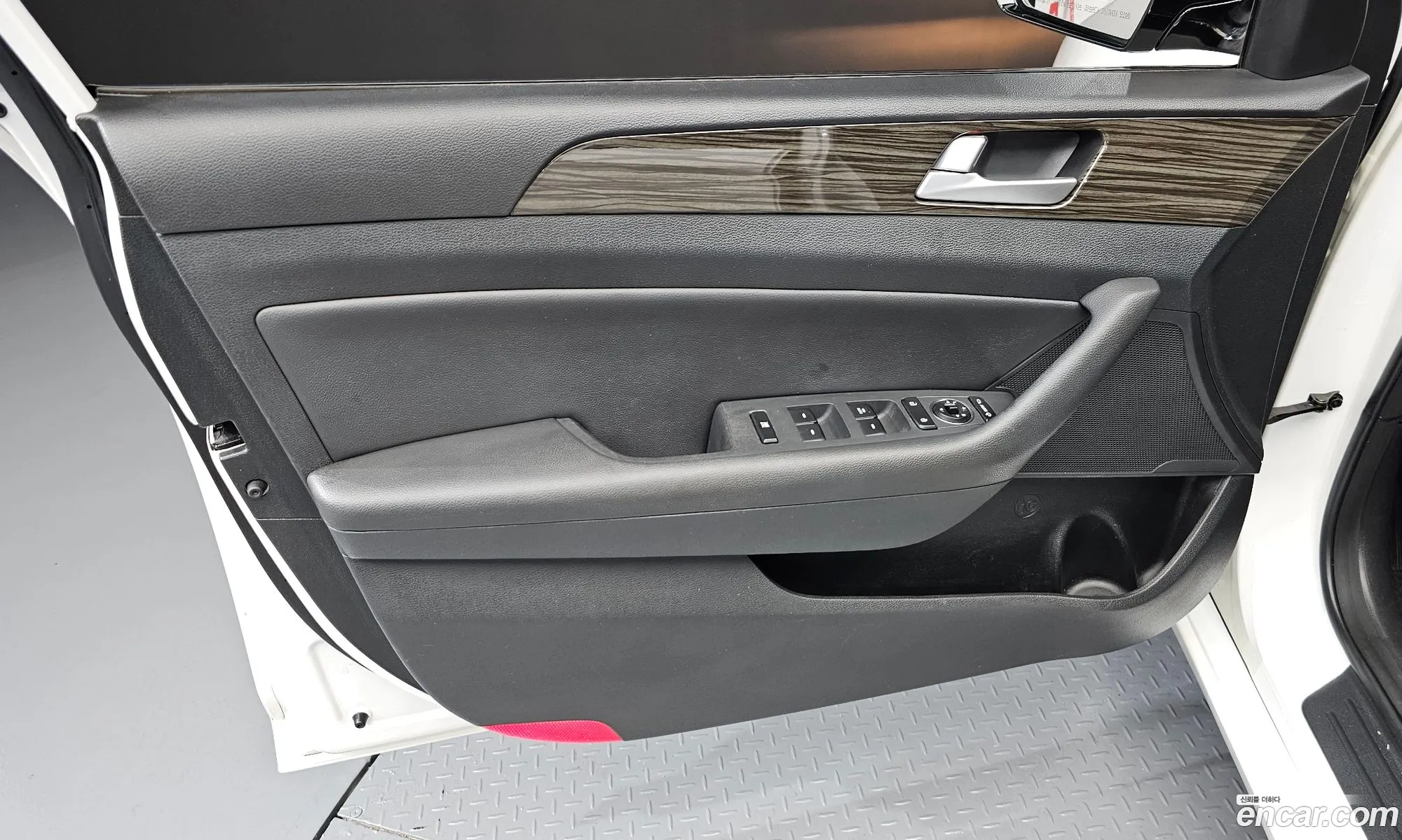 Hyundai LF Sonata 2014 — 18
