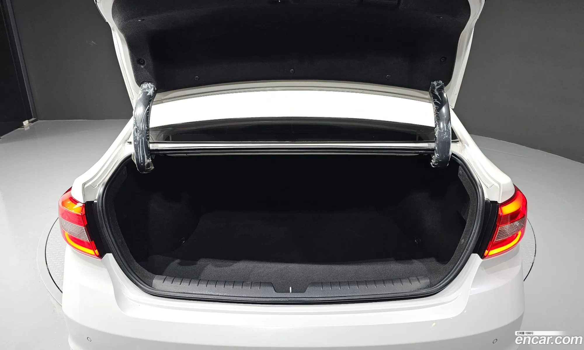 Hyundai LF Sonata 2014 — 14