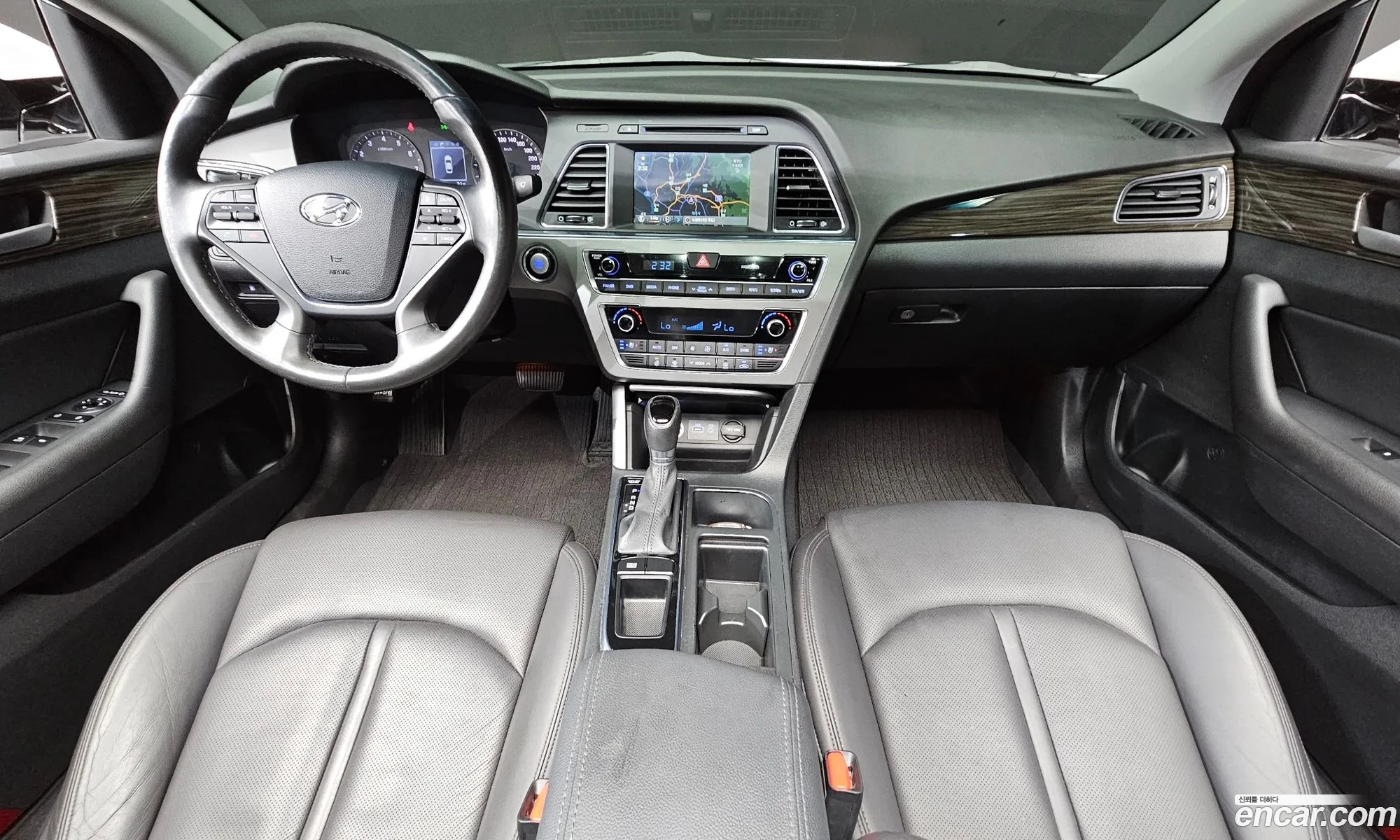 Hyundai LF Sonata 2014 — 20