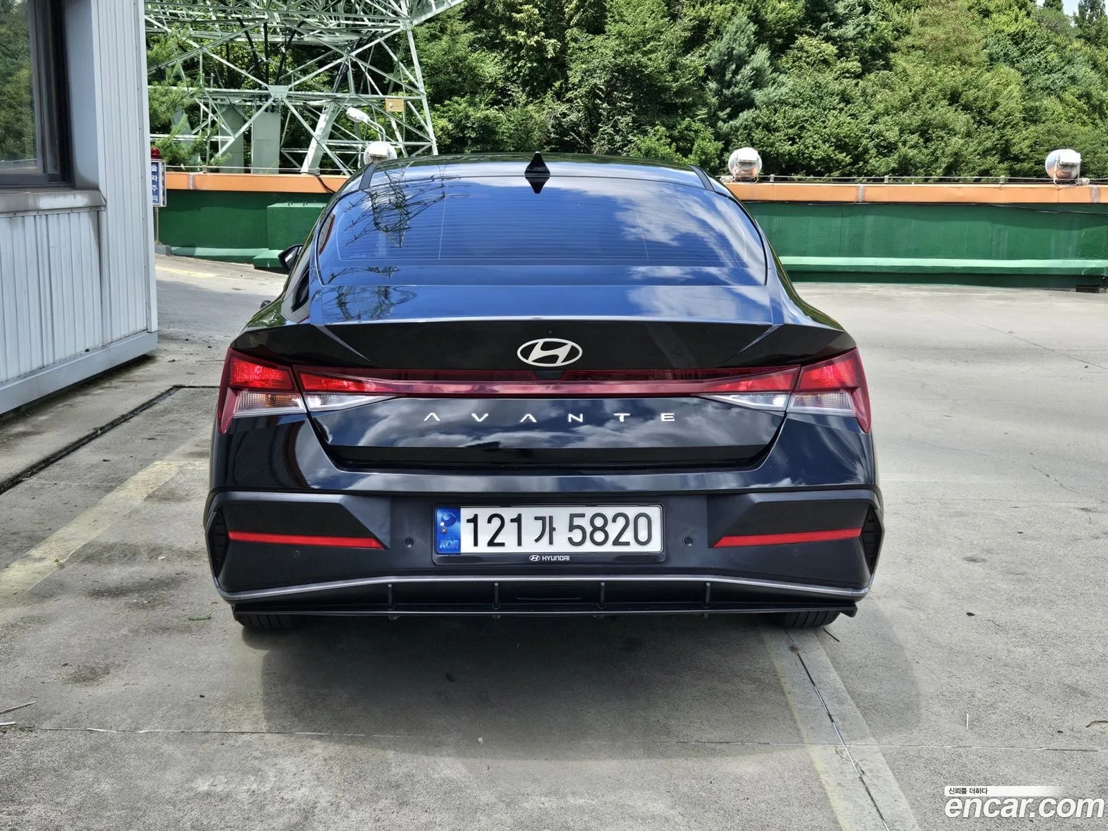 Hyundai Elantra 2023 — 10