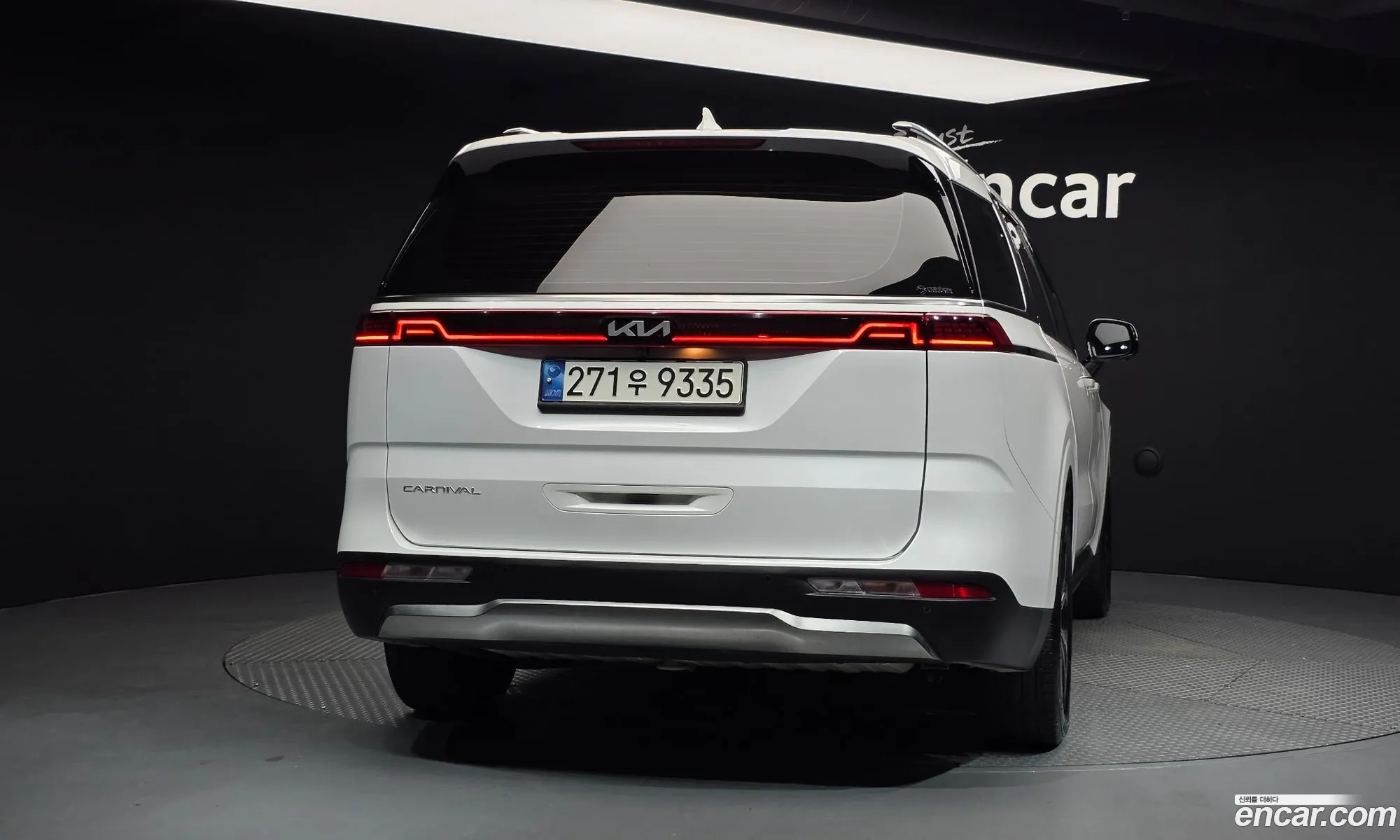 Kia Carnival 2021 — 18