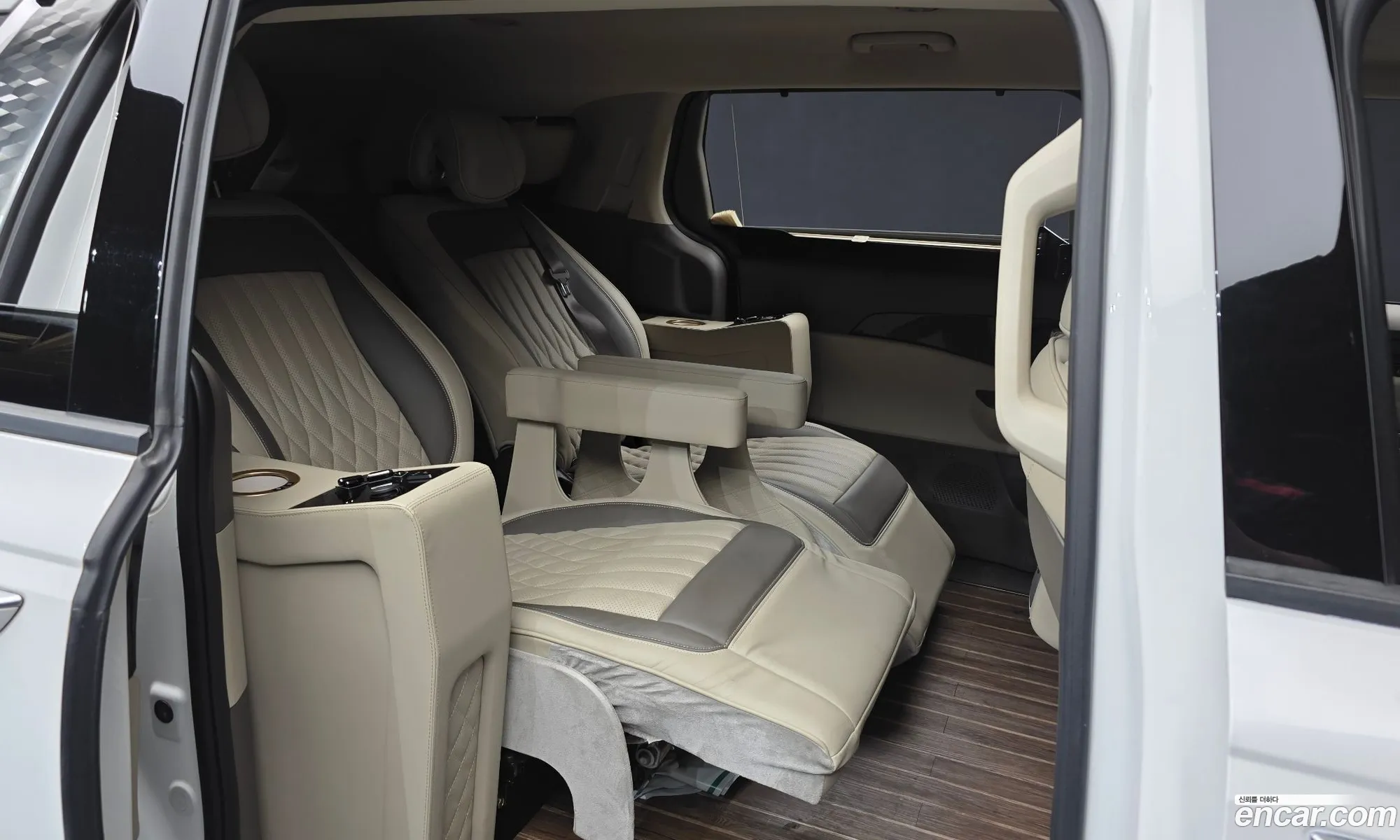 Kia Carnival 2021 — 5