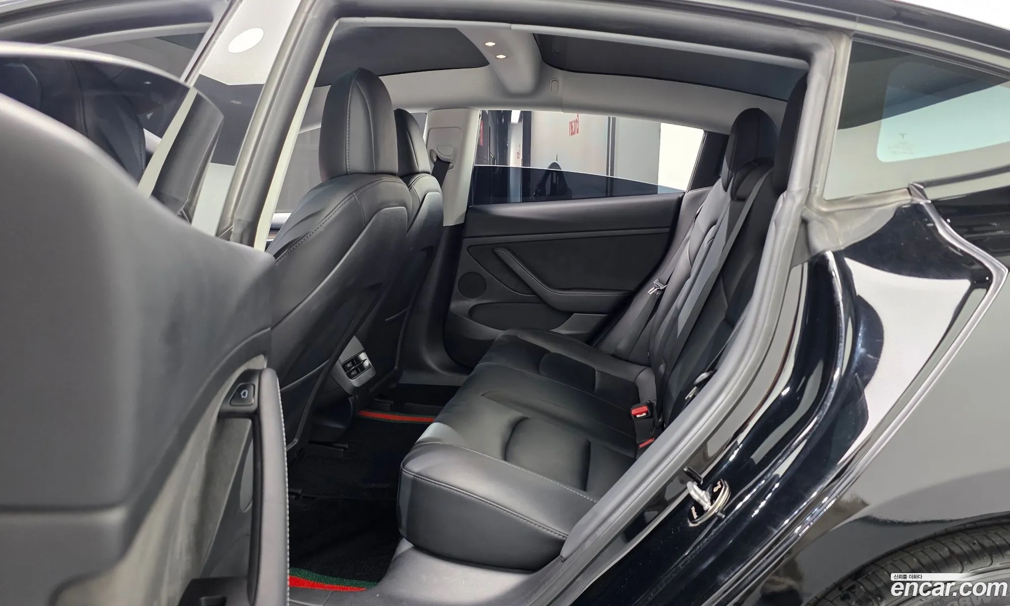 Tesla Model 3 2022 — 25