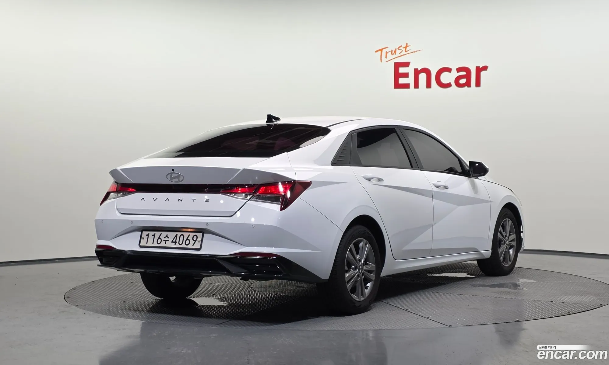 Hyundai Elantra 2021 — 30
