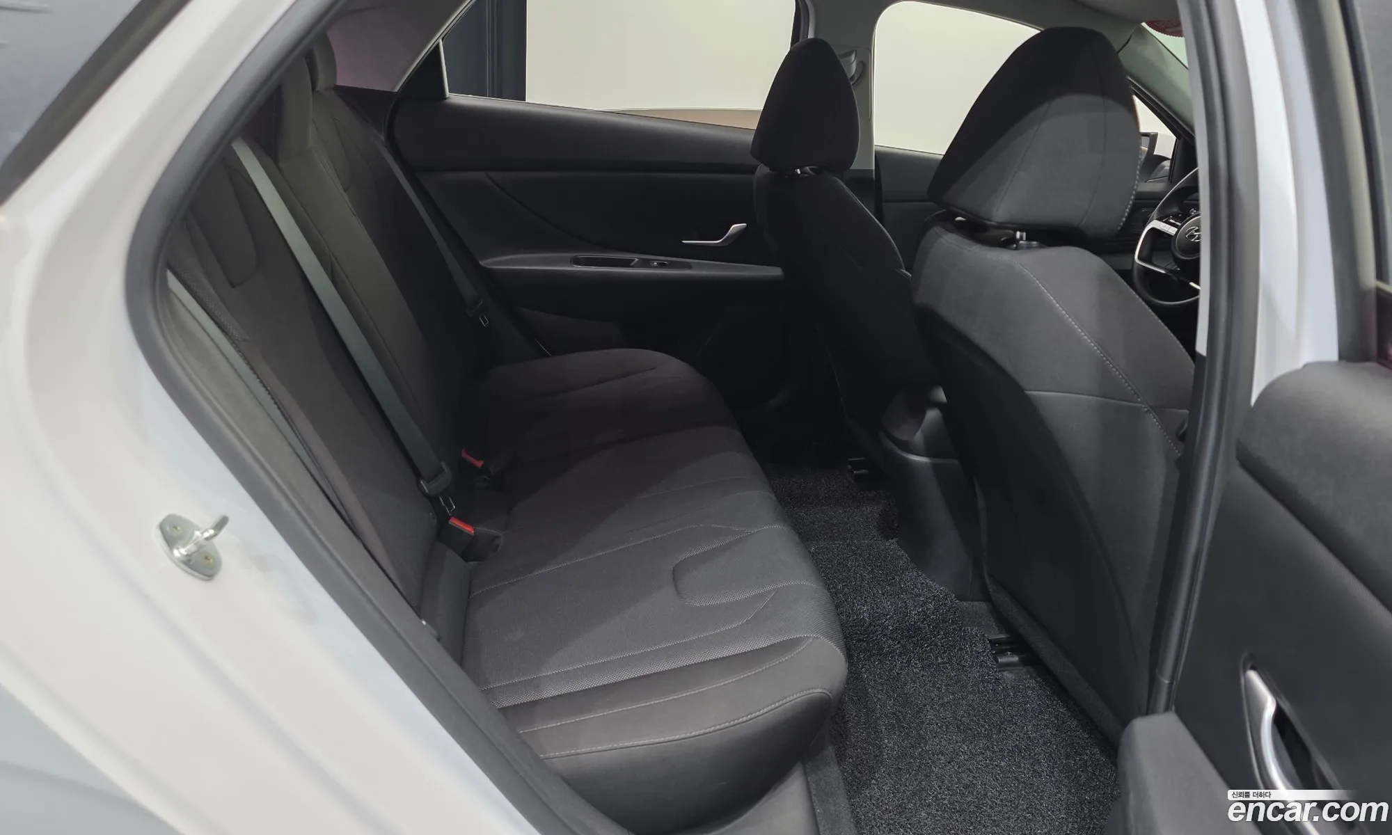 Hyundai Elantra 2021 — 31