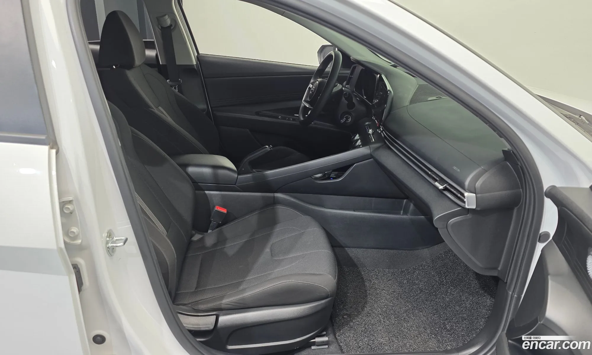 Hyundai Elantra 2021 — 4