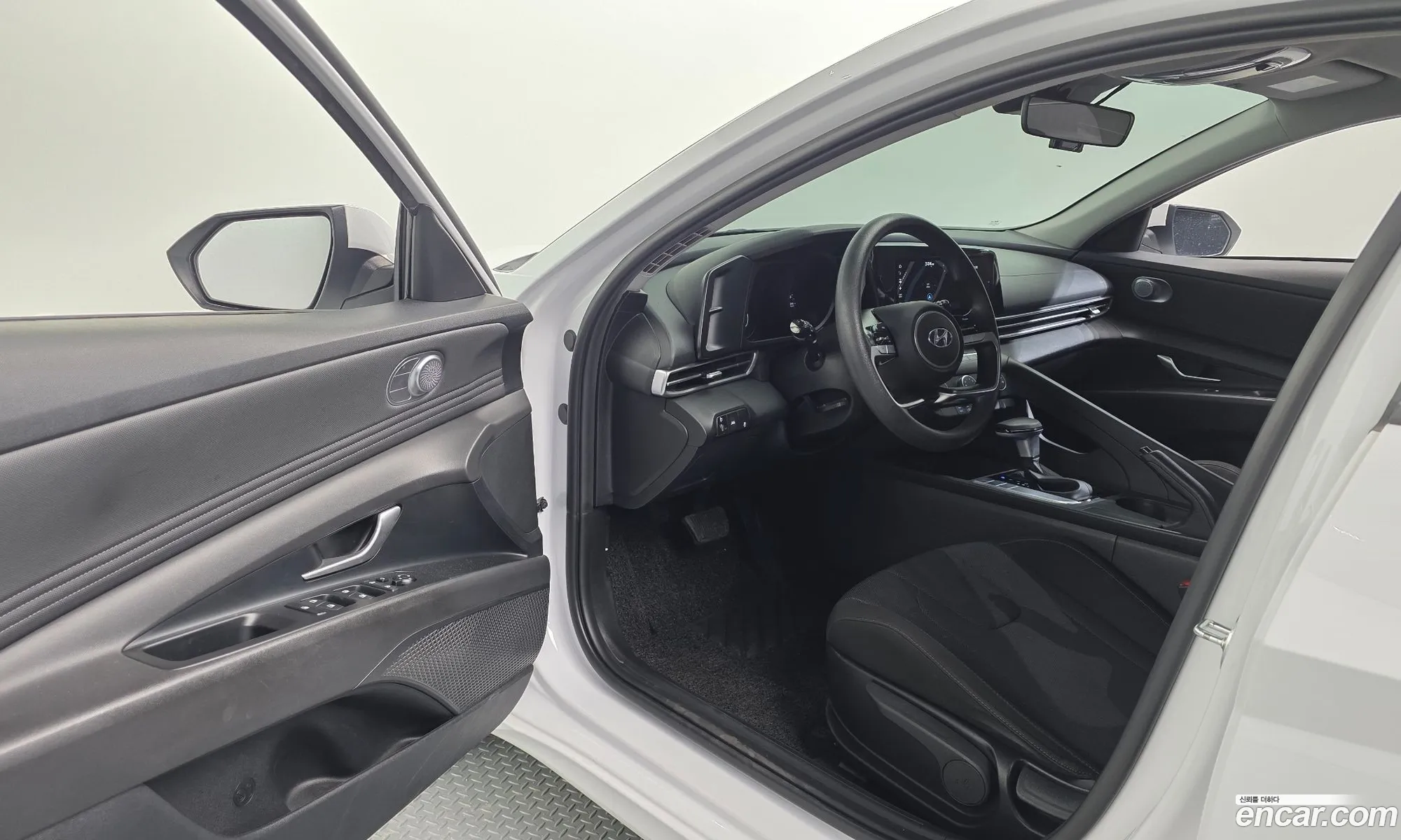 Hyundai Elantra 2021 — 34