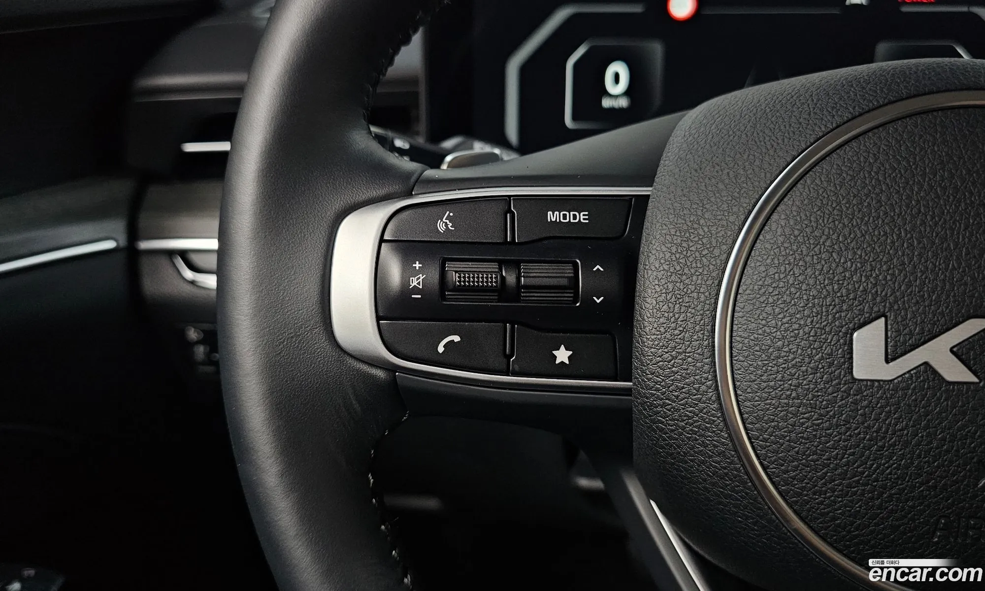 Kia K5 Hybrid 2025 — 8