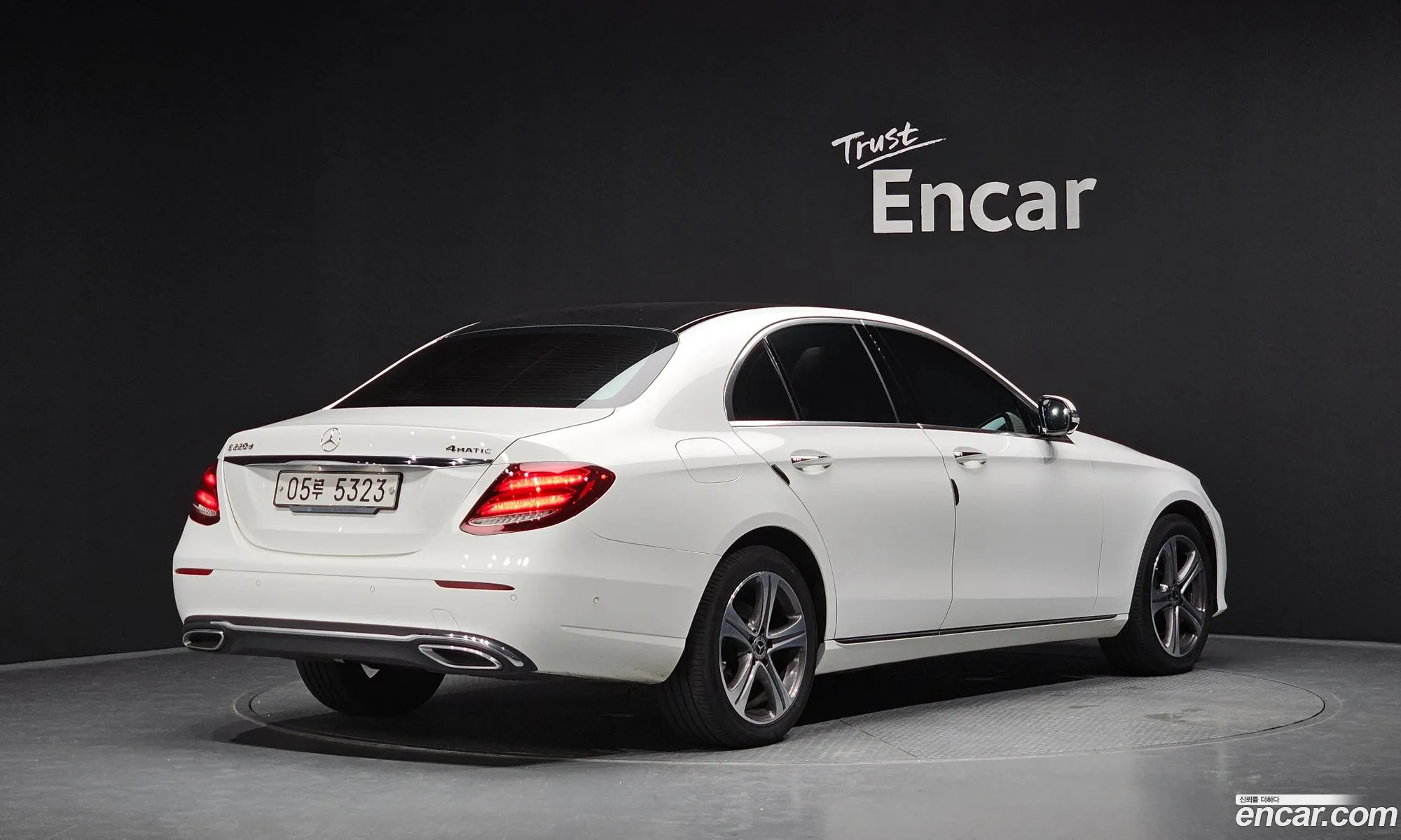 Mercedes-Benz E-Class W213 2018 — 24