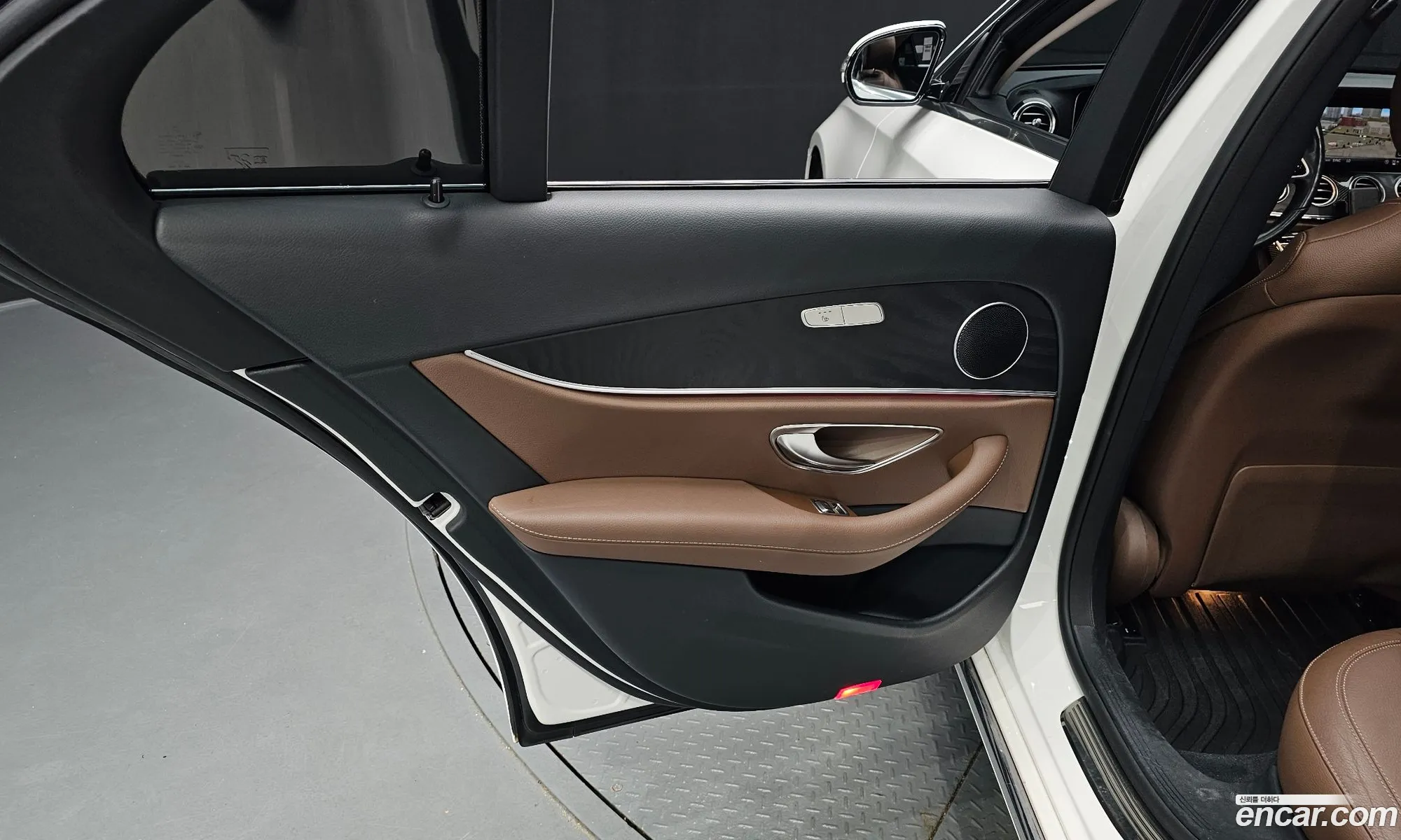 Mercedes-Benz E-Class W213 2018 — 27