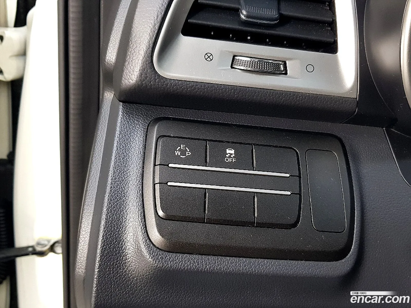 KG Mobility (SsangYong) Tivoli 2016 — 10