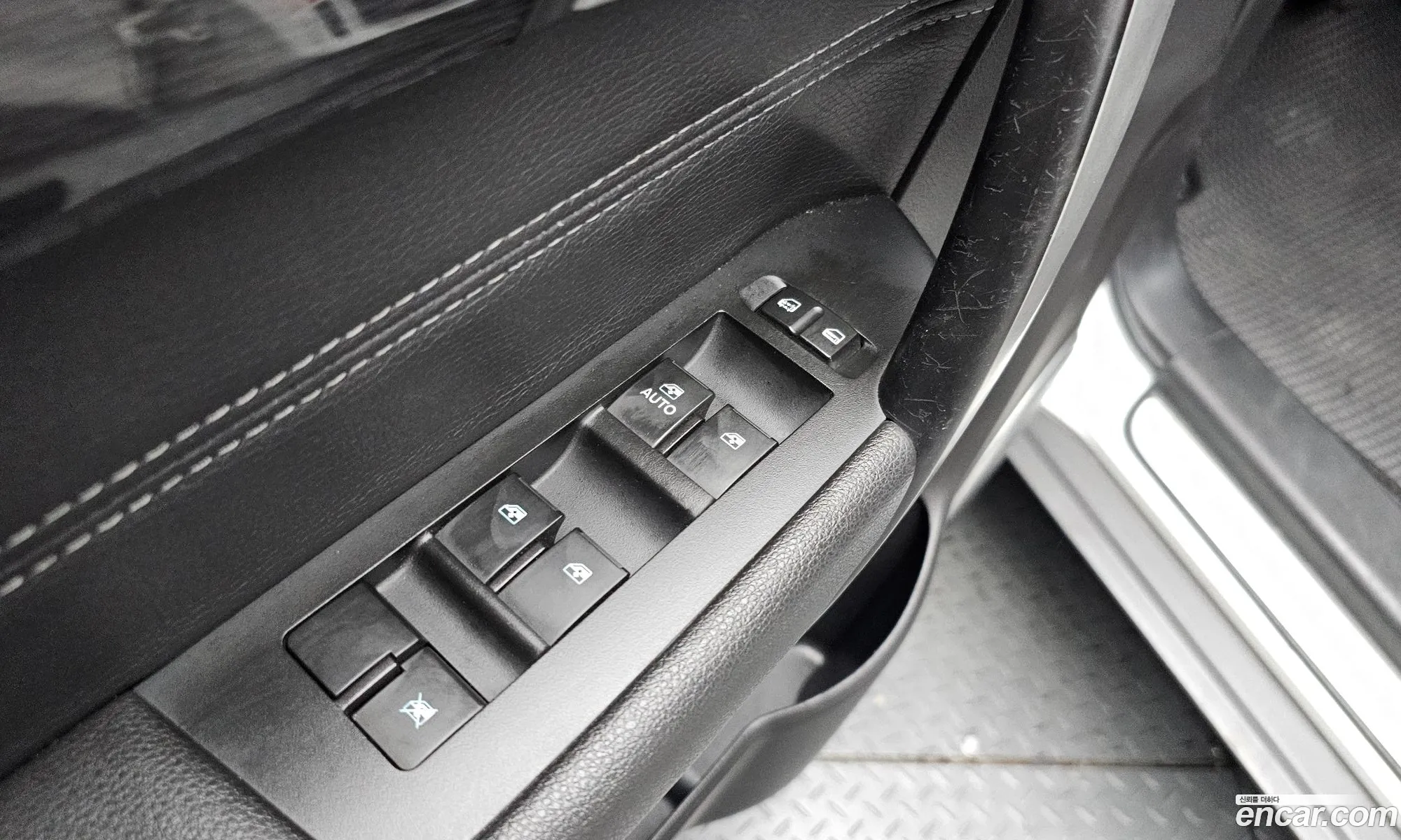 Chevrolet (GM Daewoo) Captiva 2014 KLACA26YDEB051996 — 3