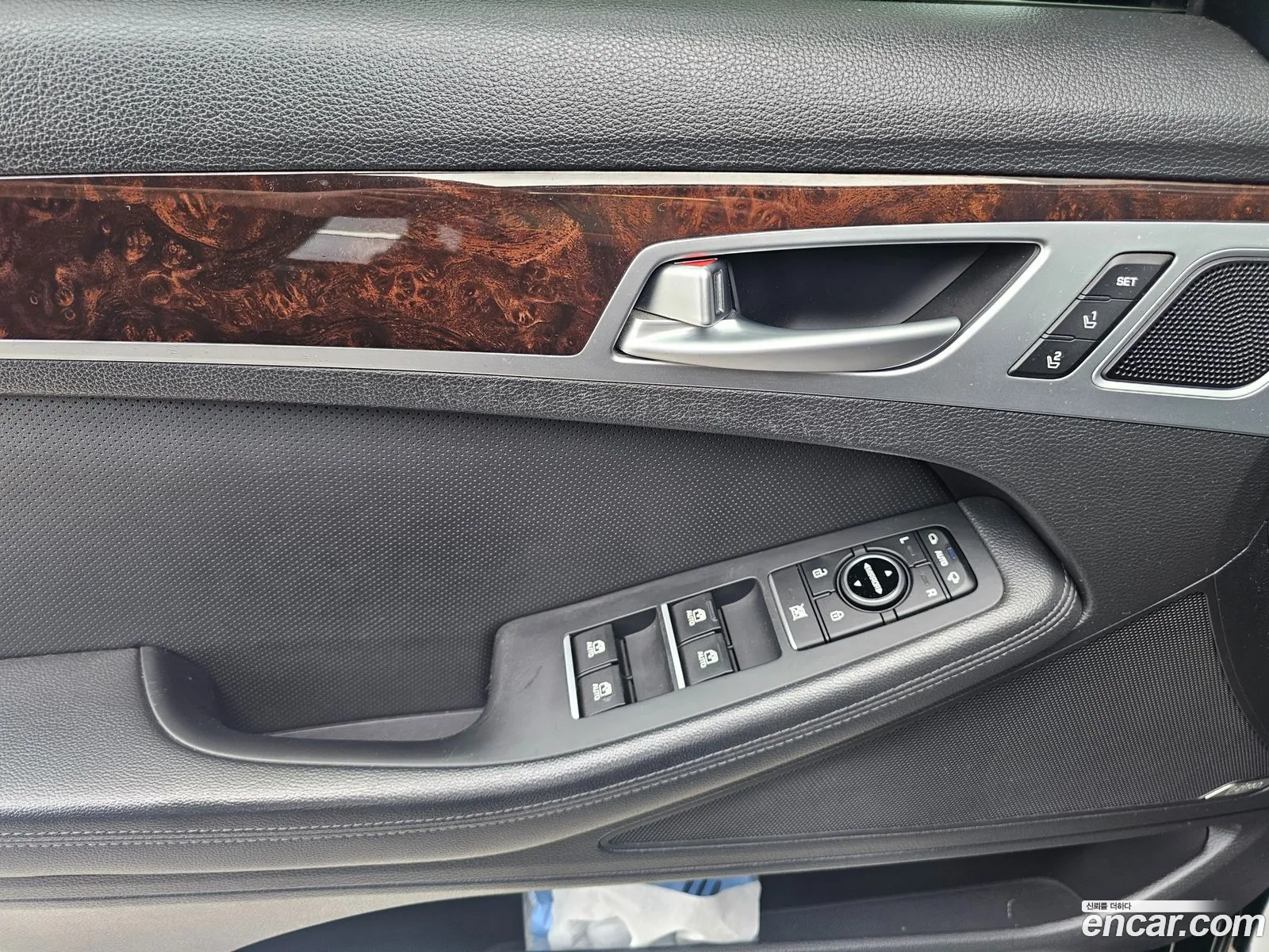 Hyundai Genesis DH 2016 — 11