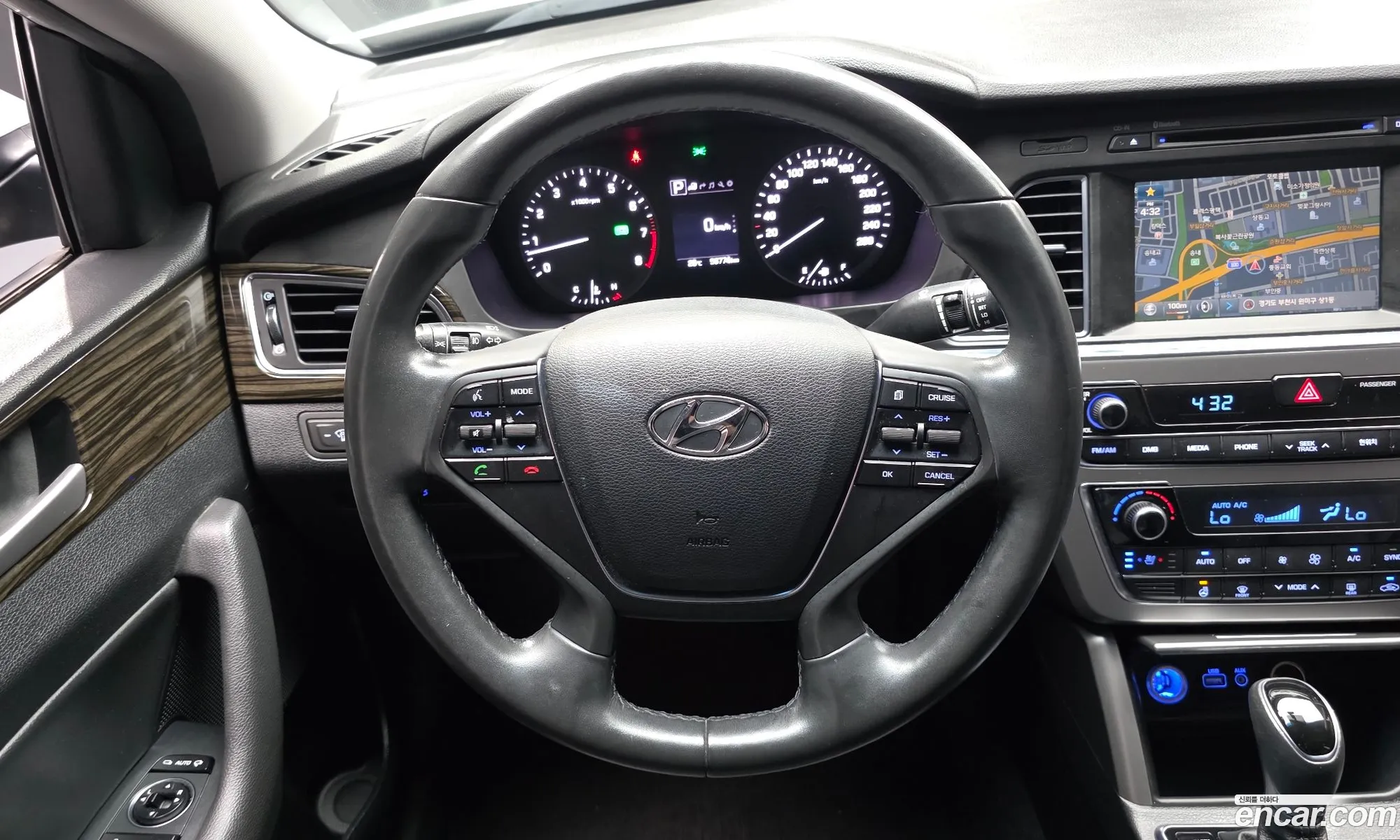 Hyundai LF Sonata 2016 KMHE341CBGA218288 — 8