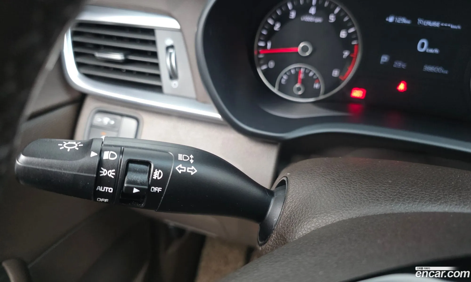 Kia K5 2018 KNAGU411BKA261268 — 19