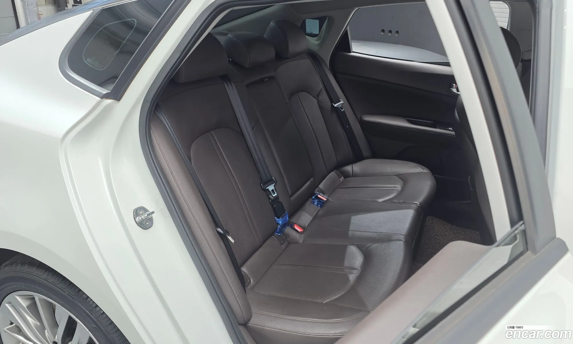 Kia K5 2018 KNAGU411BKA261268 — 6