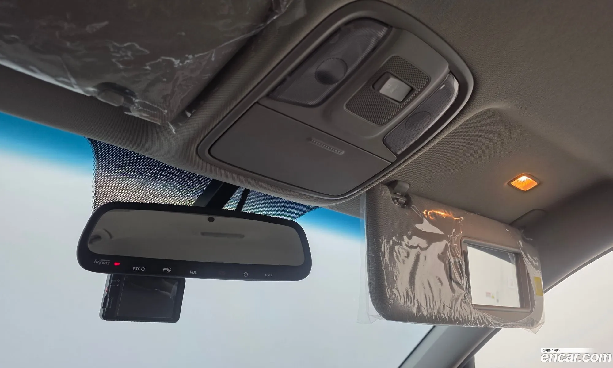 Kia K5 2018 KNAGU411BKA261268 — 26