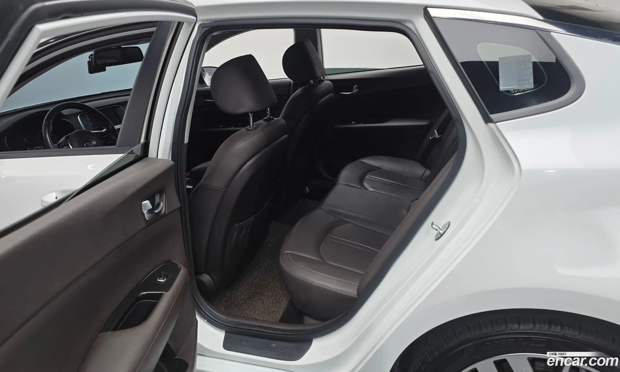 Kia K5 2018 KNAGU411BKA261268 — 7