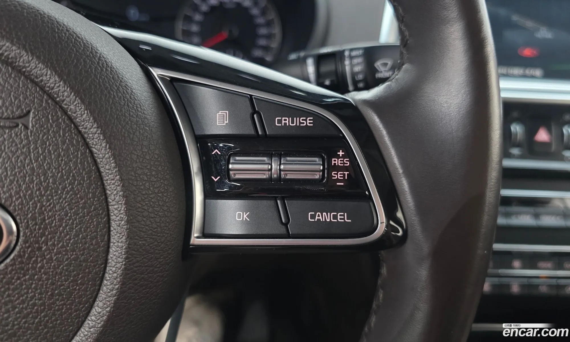 Kia K5 2018 KNAGU411BKA261268 — 18