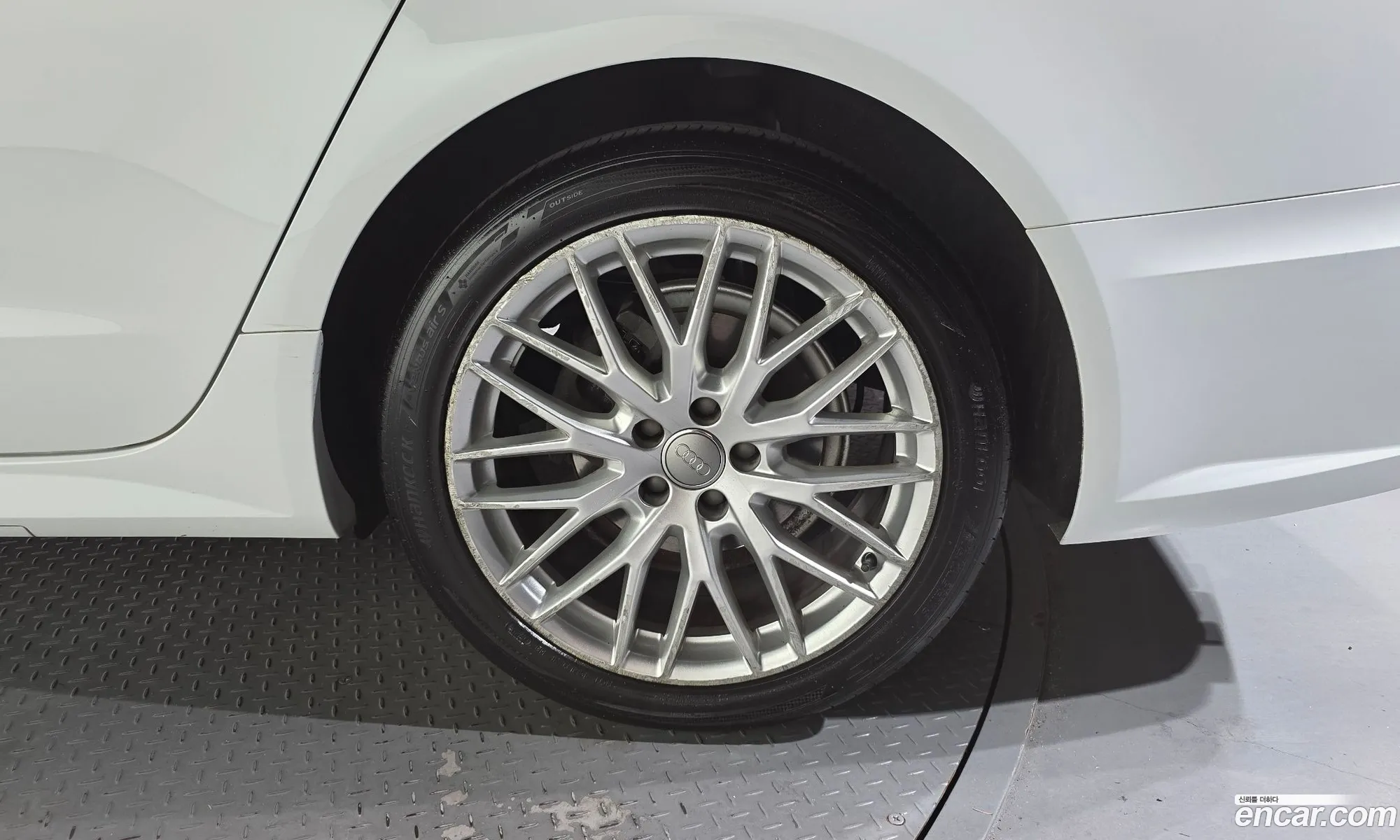 Audi A6 2018 WAUZZZ4G9JN121023 — 2