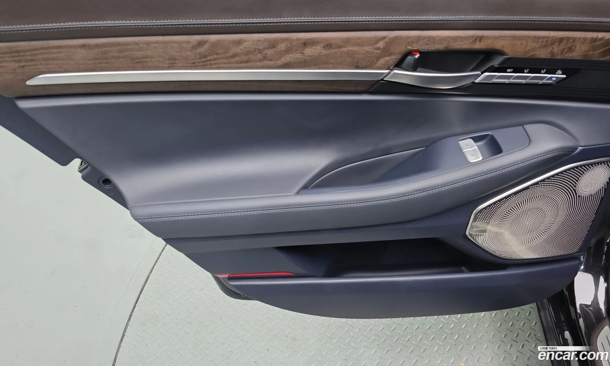 Genesis G90 2019 — 19