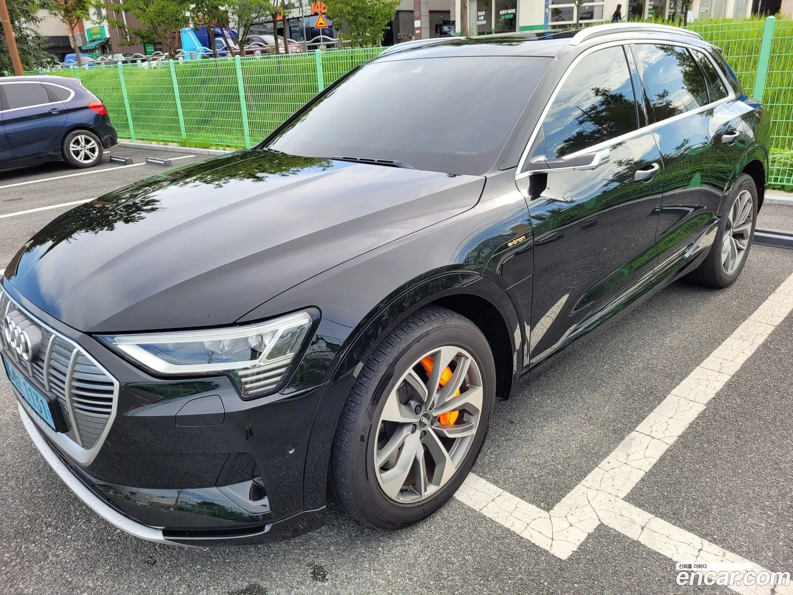 Audi e-tron 2020 — 12