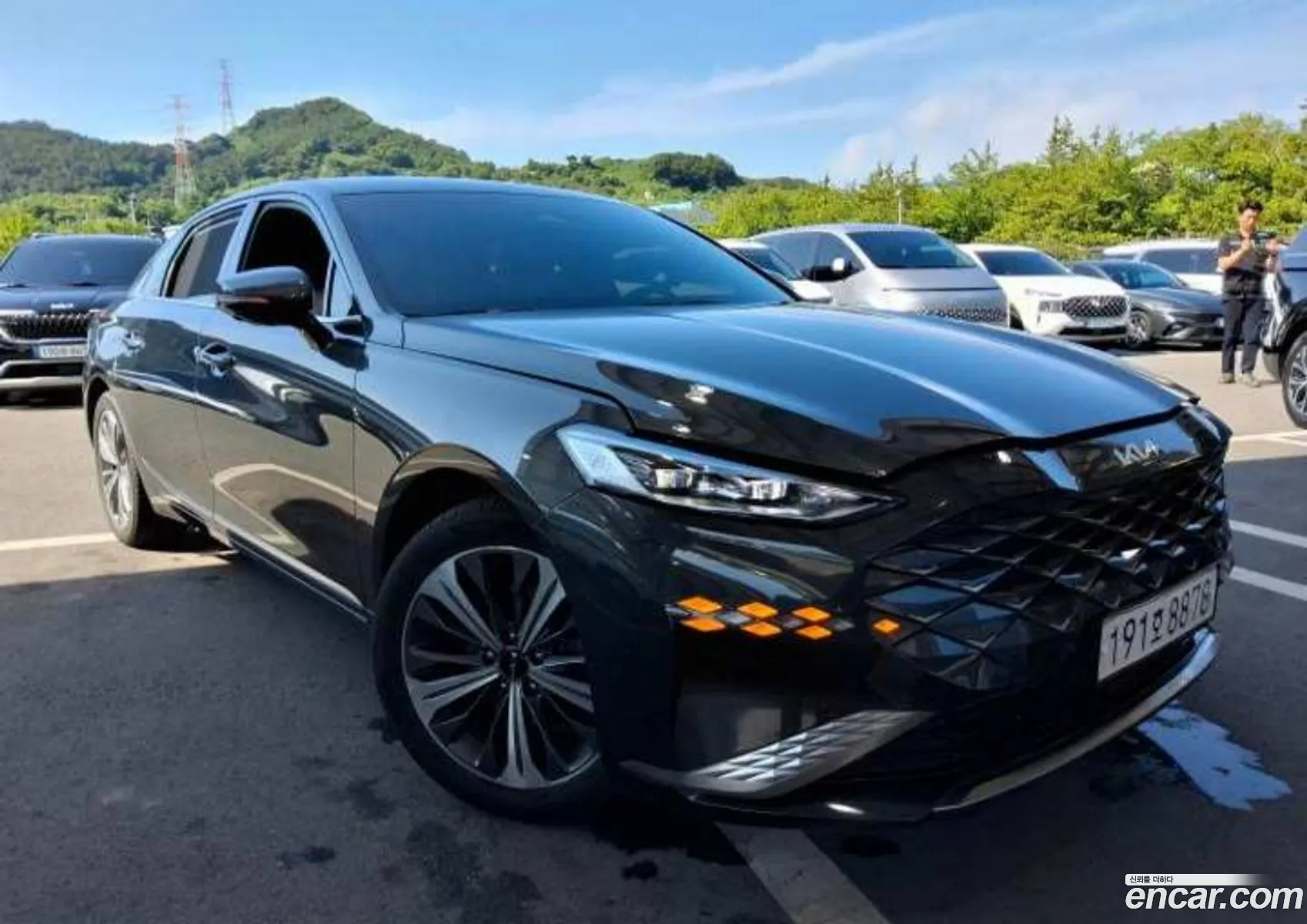 Kia K8 Hybrid 2023 — 8