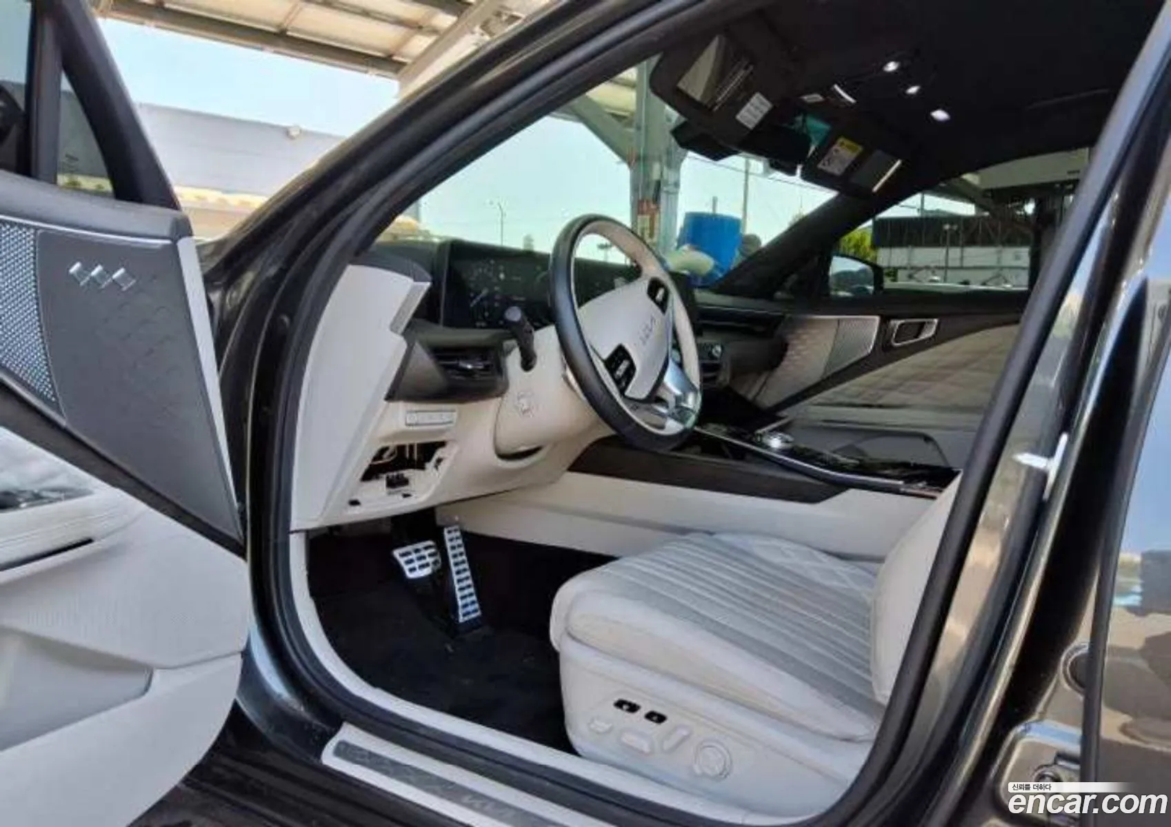 Kia K8 Hybrid 2023 — 11