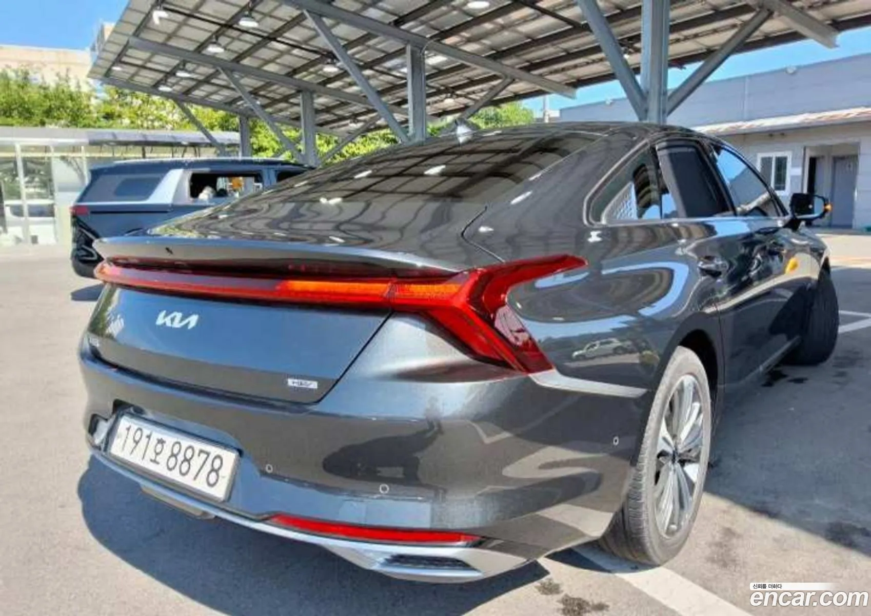 Kia K8 Hybrid 2023 — 12