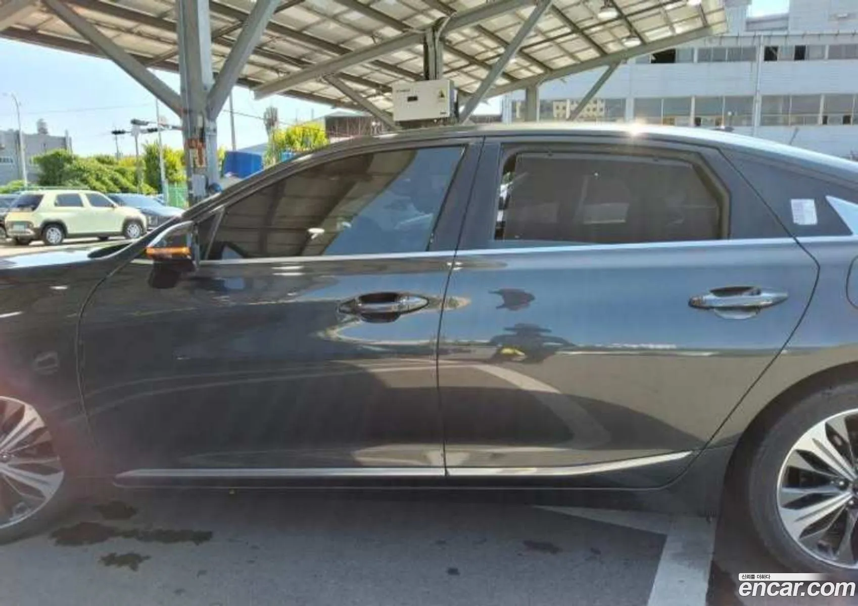 Kia K8 Hybrid 2023 — 9